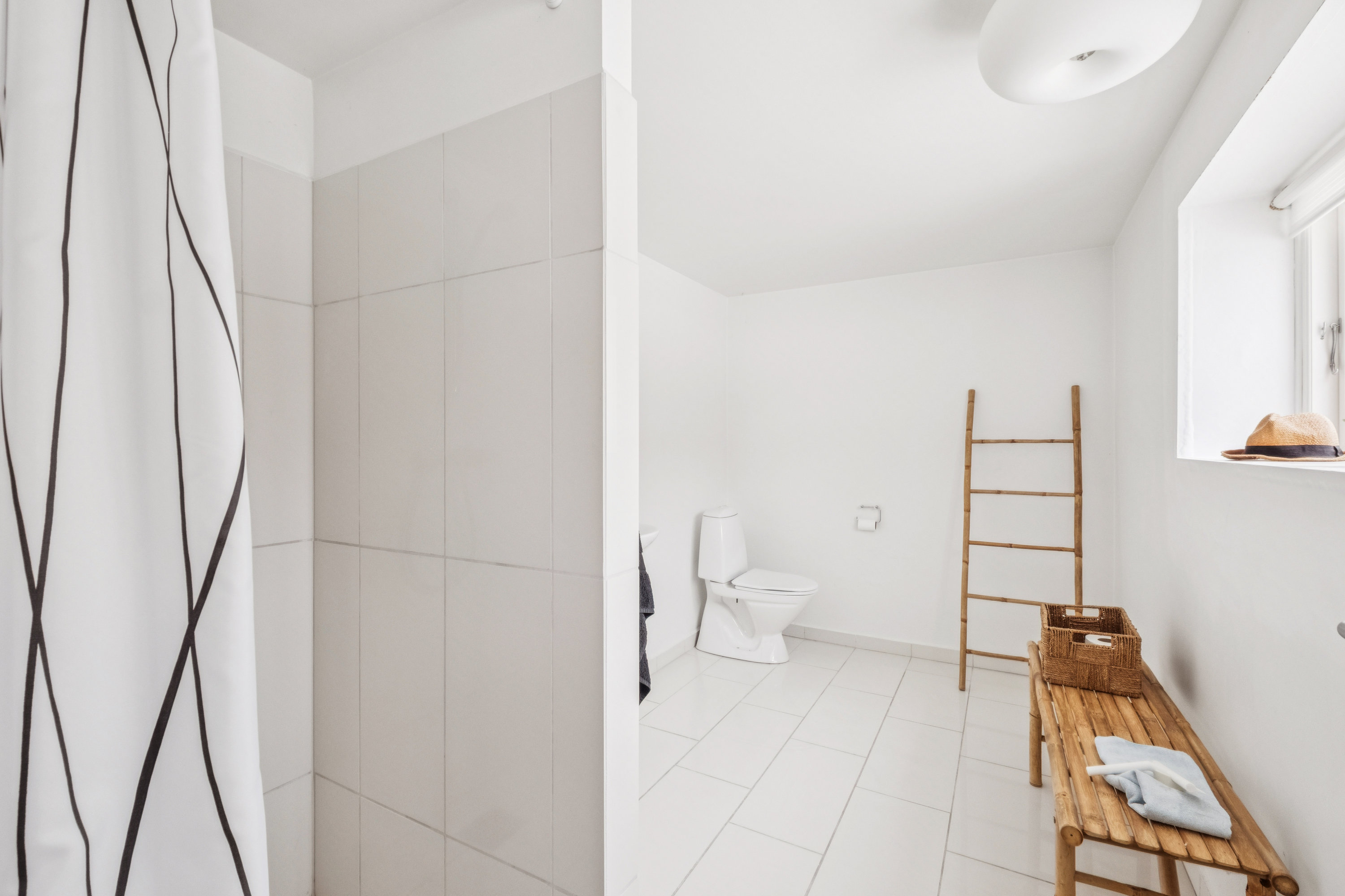 Fremhævet badeværelse billede i fuldskærmstilstand. Billede af Sveavej 2B, 1. th., Midtbyen, 9990 Skagen