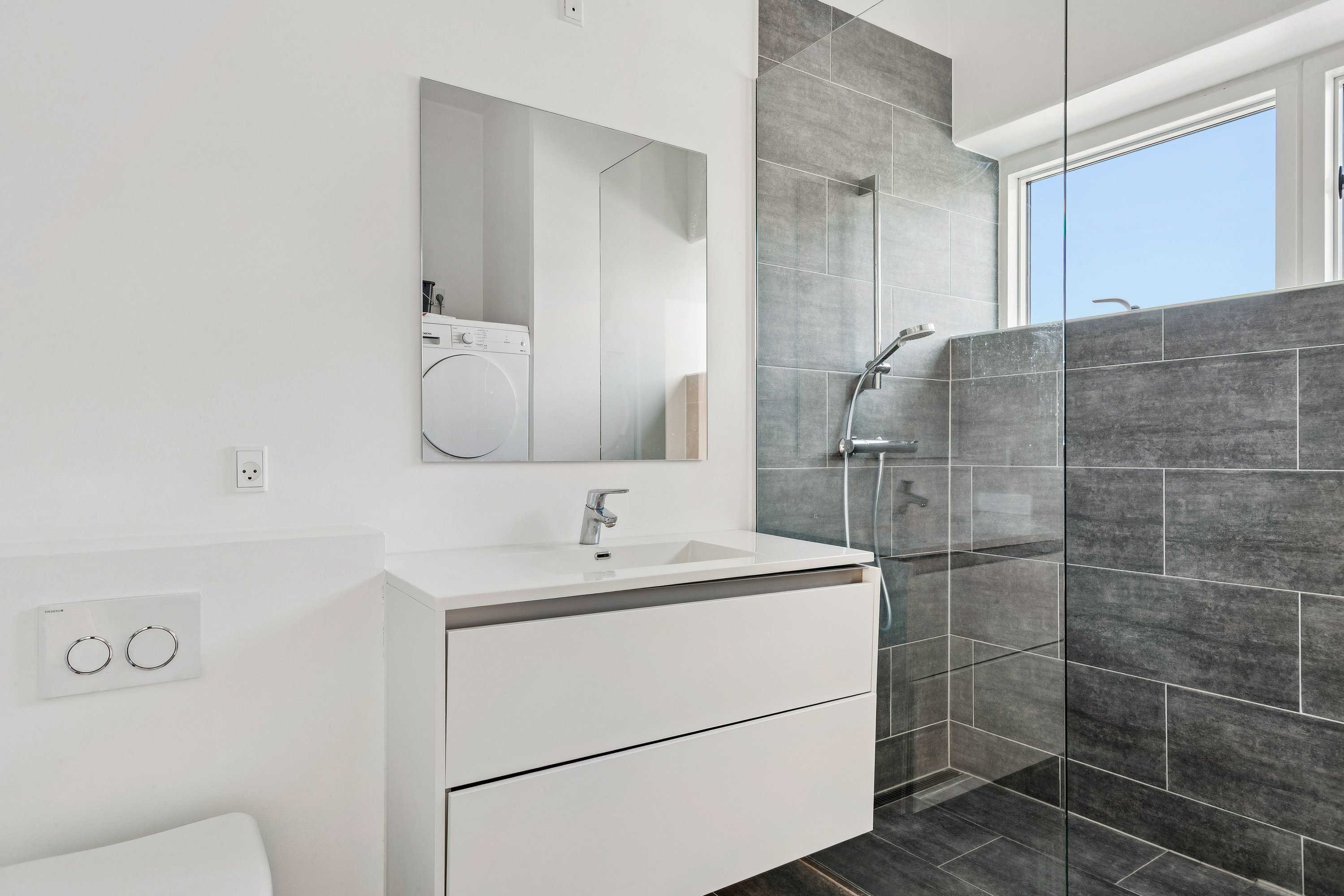 Fremhævet  billede i fuldskærmstilstand. Billede af Teglværksbakken 18, 1., 3140 Ålsgårde