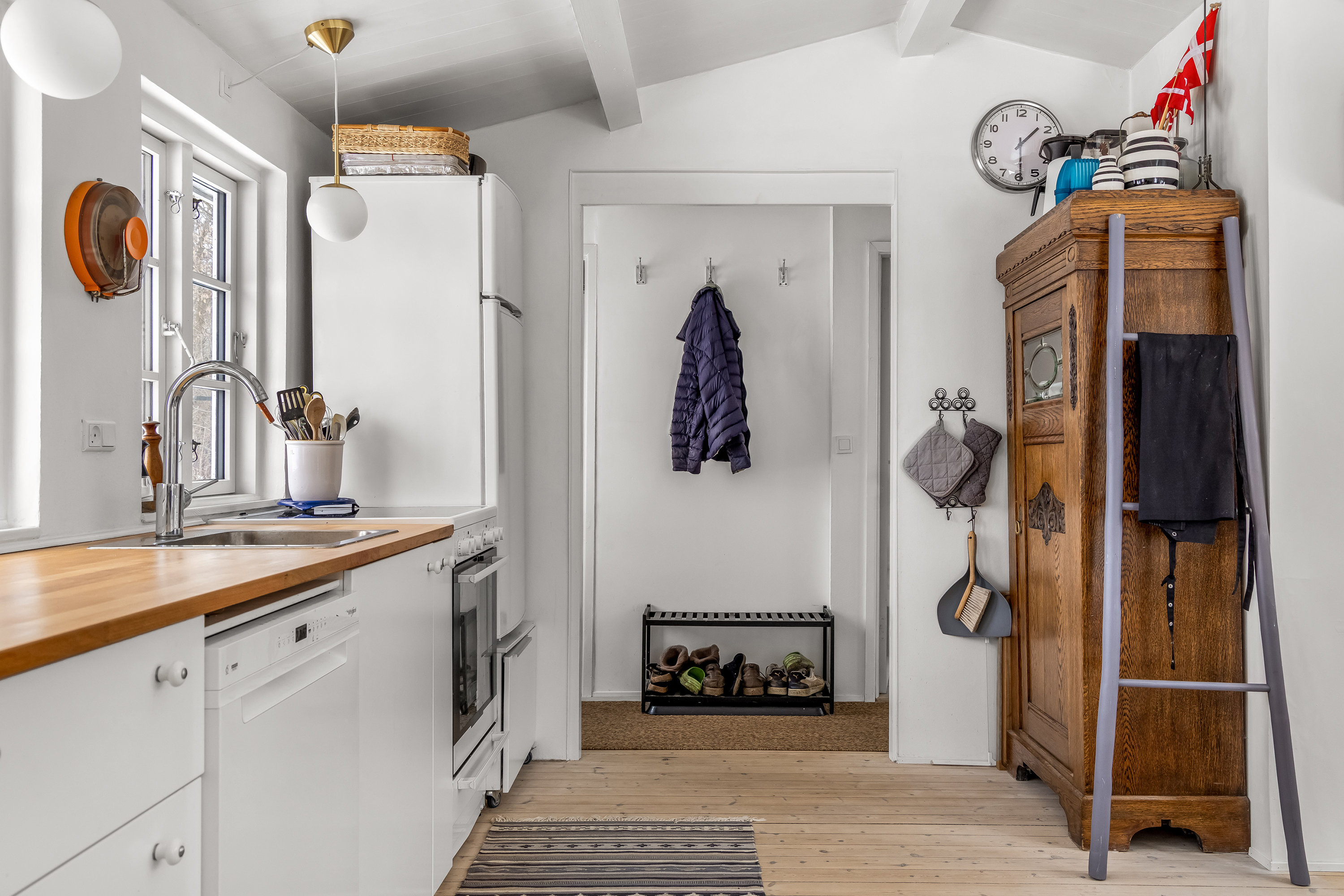 Fremhævet køkken alrum billede i fuldskærmstilstand. Billede af Ellekær 7, Over Draaby Strand, 3630 Jægerspris