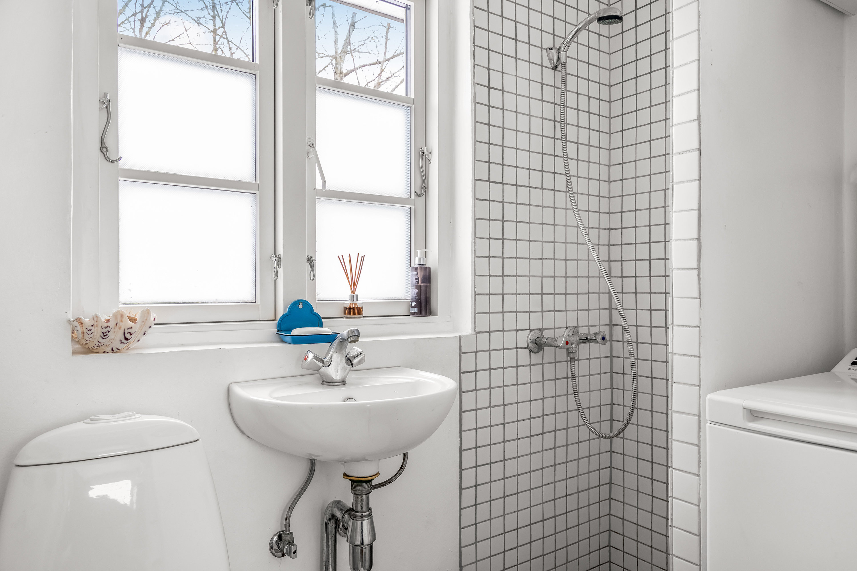 Fremhævet badeværelse billede i fuldskærmstilstand. Billede af Ellekær 7, Over Draaby Strand, 3630 Jægerspris