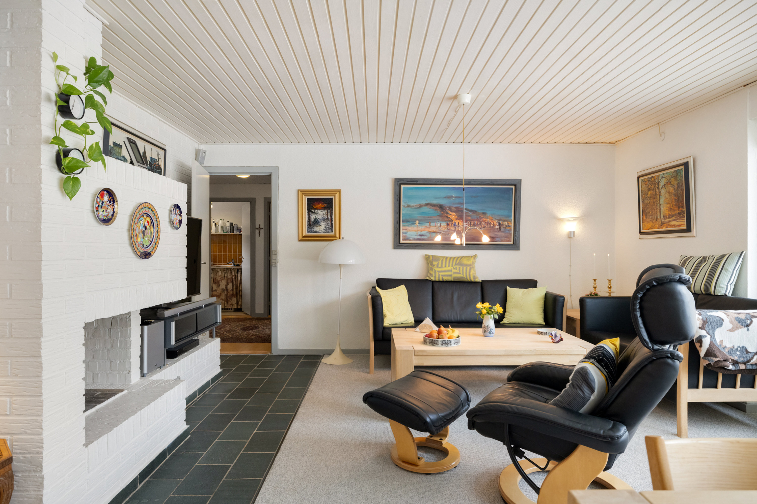 Fremhævet stue billede i fuldskærmstilstand. Billede af Rugbjergvej 45, Stavtrup, 8260 Viby J