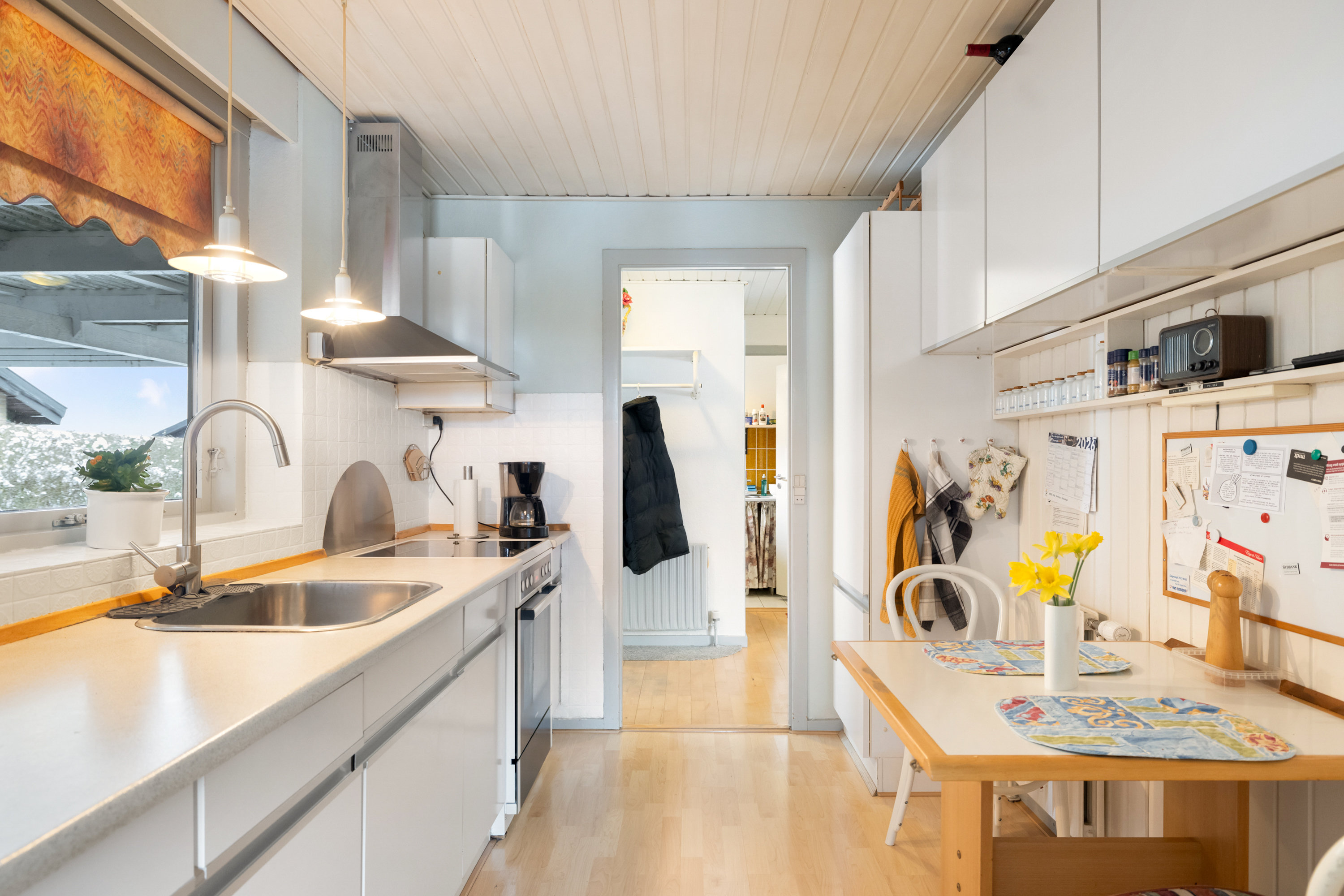 Fremhævet køkken billede i fuldskærmstilstand. Billede af Rugbjergvej 45, Stavtrup, 8260 Viby J