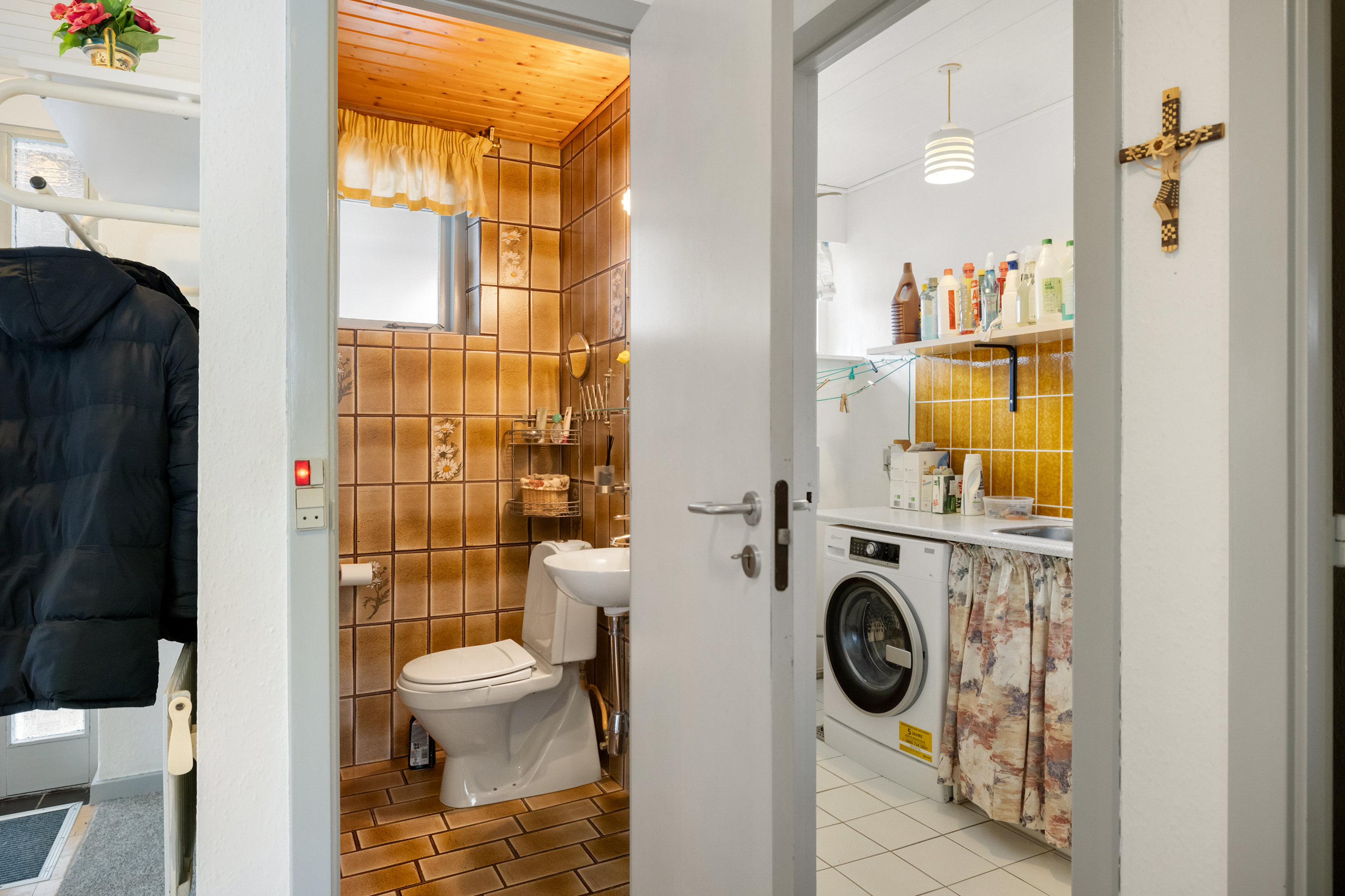 Fremhævet entré billede i fuldskærmstilstand. Billede af Rugbjergvej 45, Stavtrup, 8260 Viby J