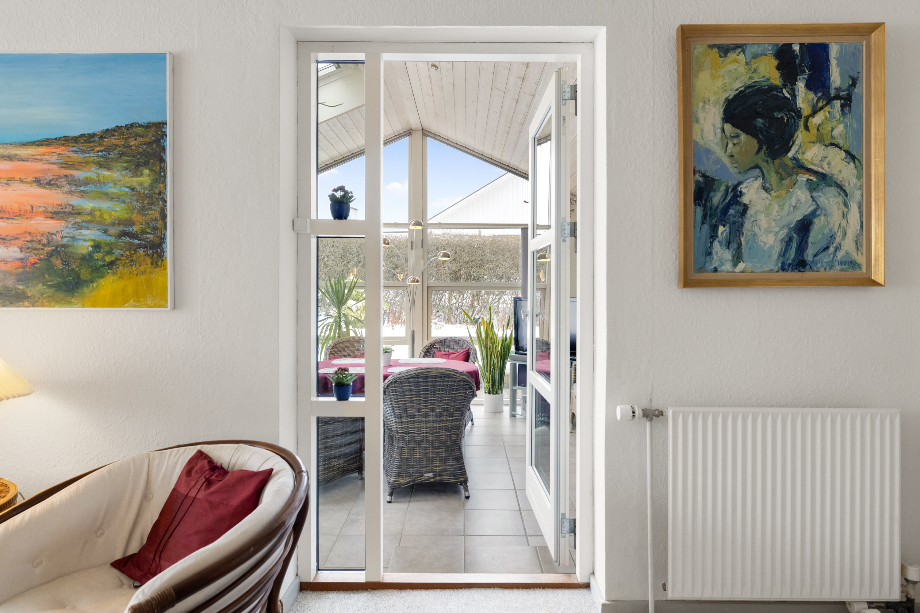 Fremhævet udestue billede i fuldskærmstilstand. Billede af Rugbjergvej 45, Stavtrup, 8260 Viby J