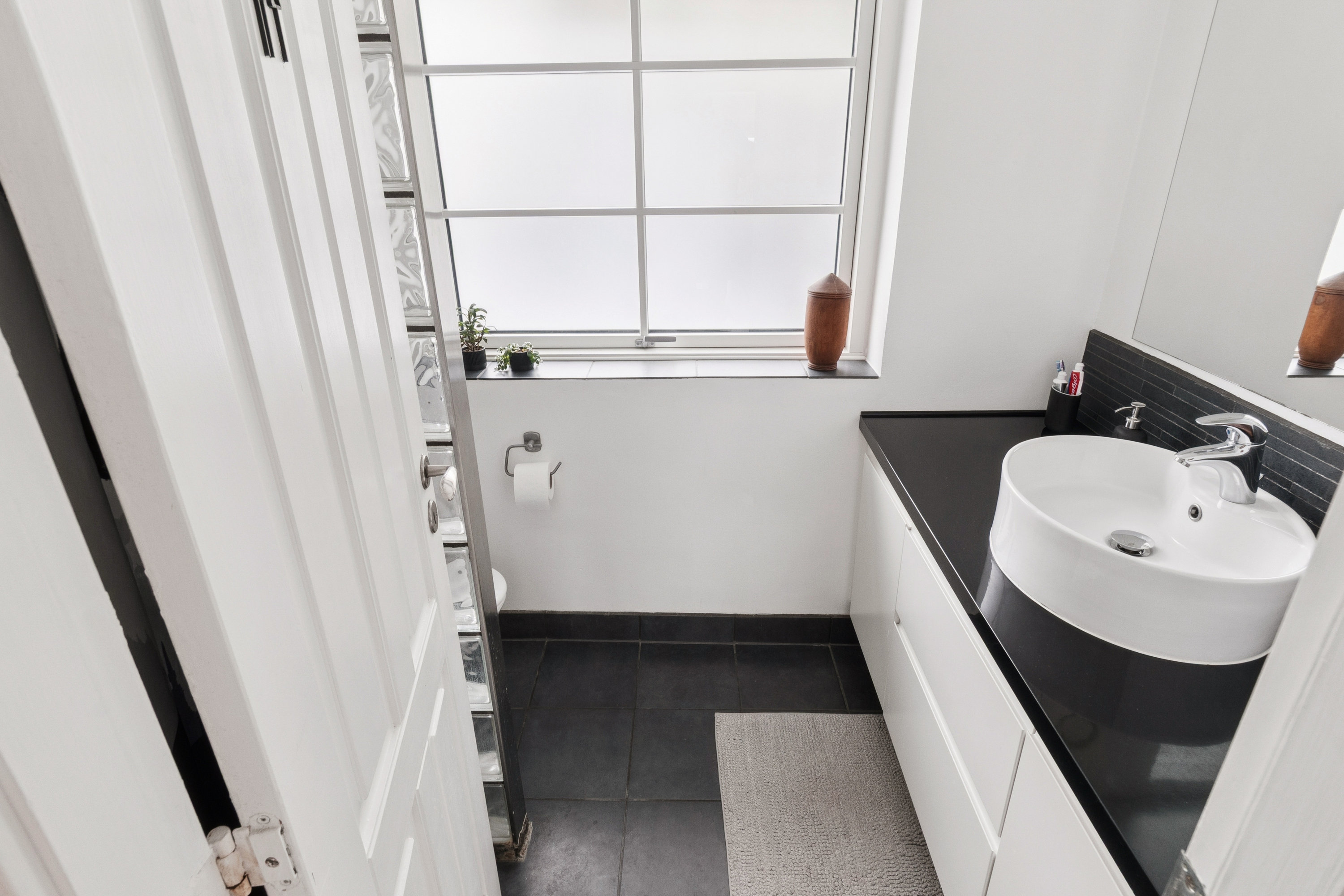 Fremhævet badeværelse billede i fuldskærmstilstand. Billede af Mågevænget 30, 2791 Dragør