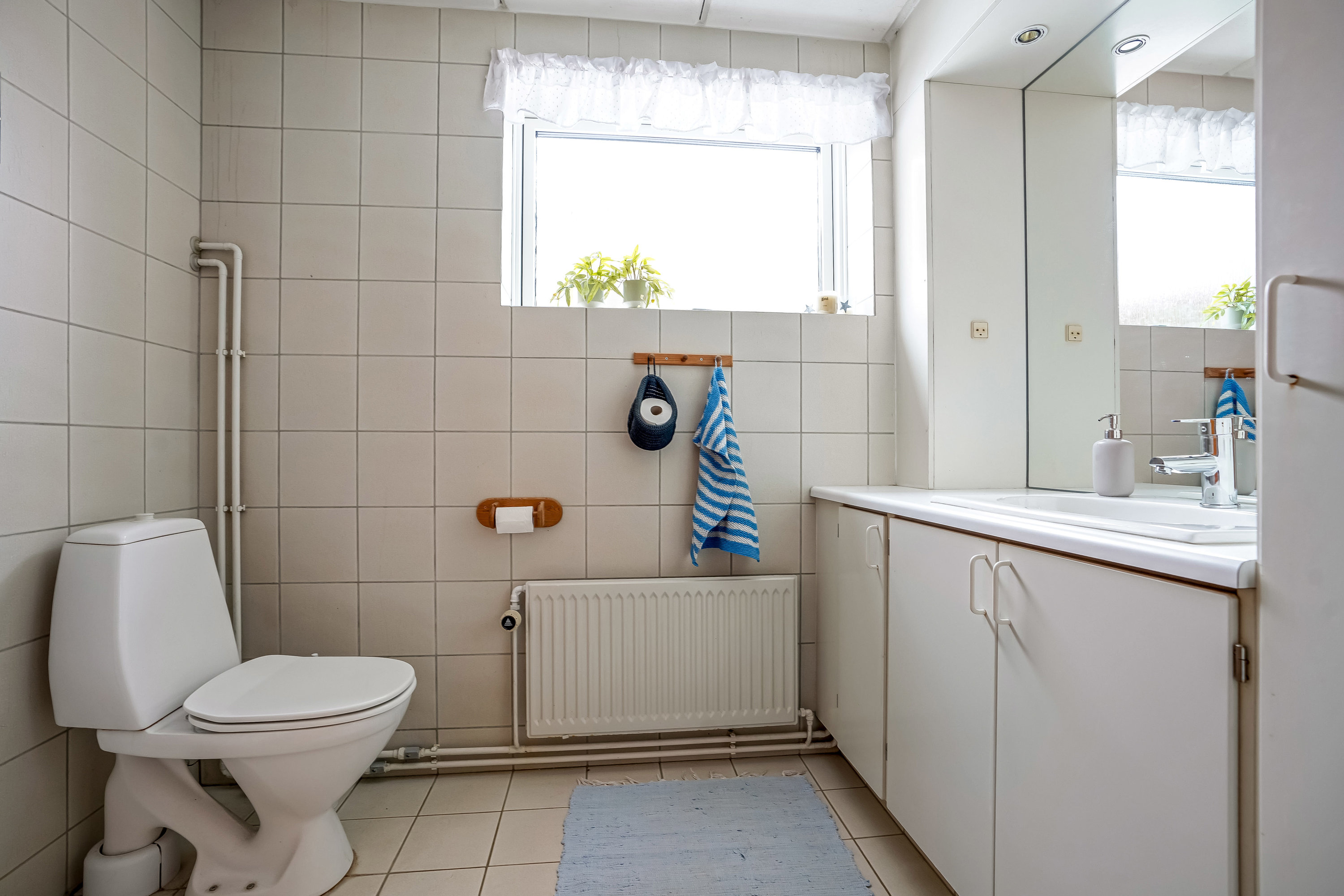 Fremhævet toilet billede i fuldskærmstilstand. Billede af Kærbyvej 29, Asperup, 5466 Asperup