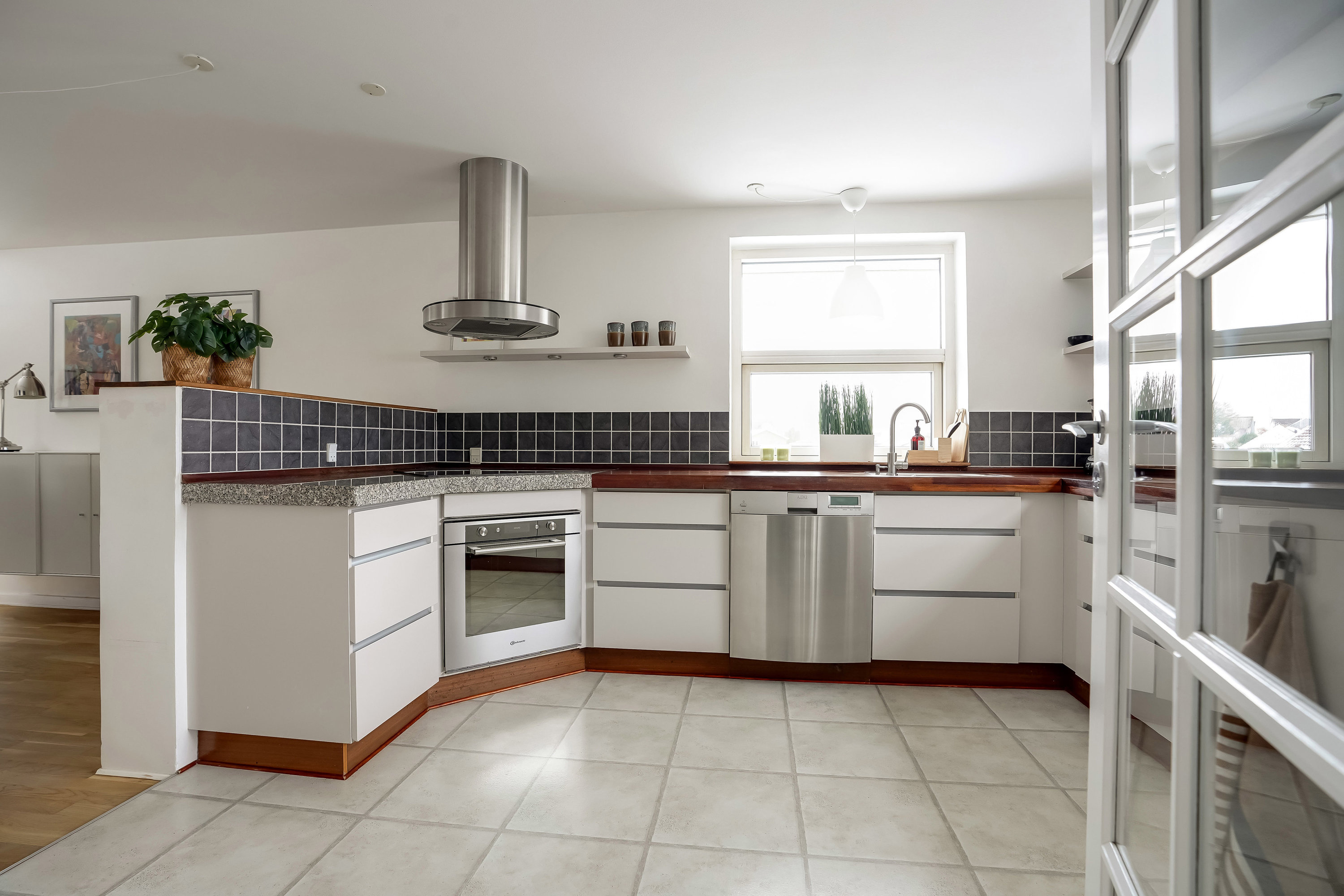 Fremhævet køkken billede i fuldskærmstilstand. Billede af Münstervej 31, Strib, 5500 Middelfart