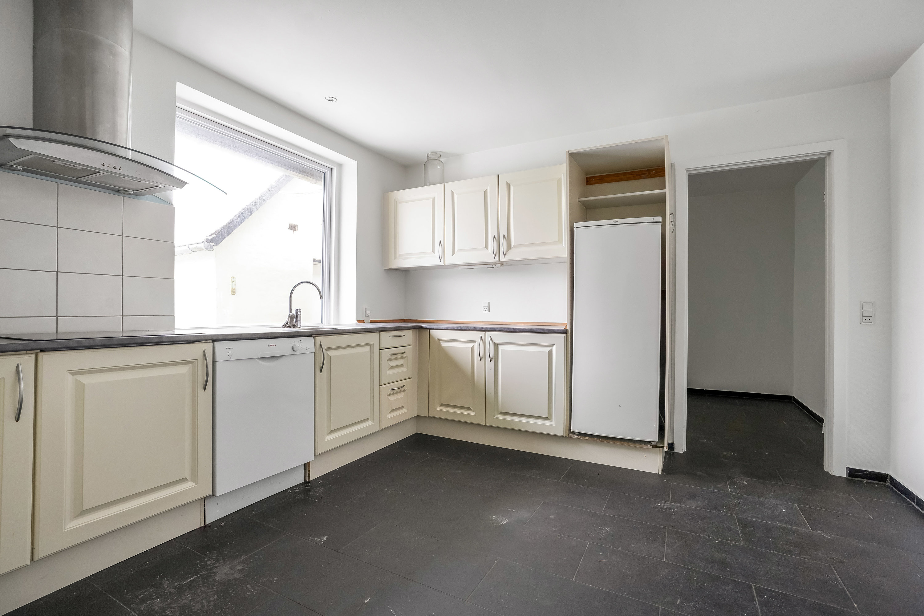 Fremhævet køkken billede i fuldskærmstilstand. Billede af Søndergade 4, 7171 Uldum