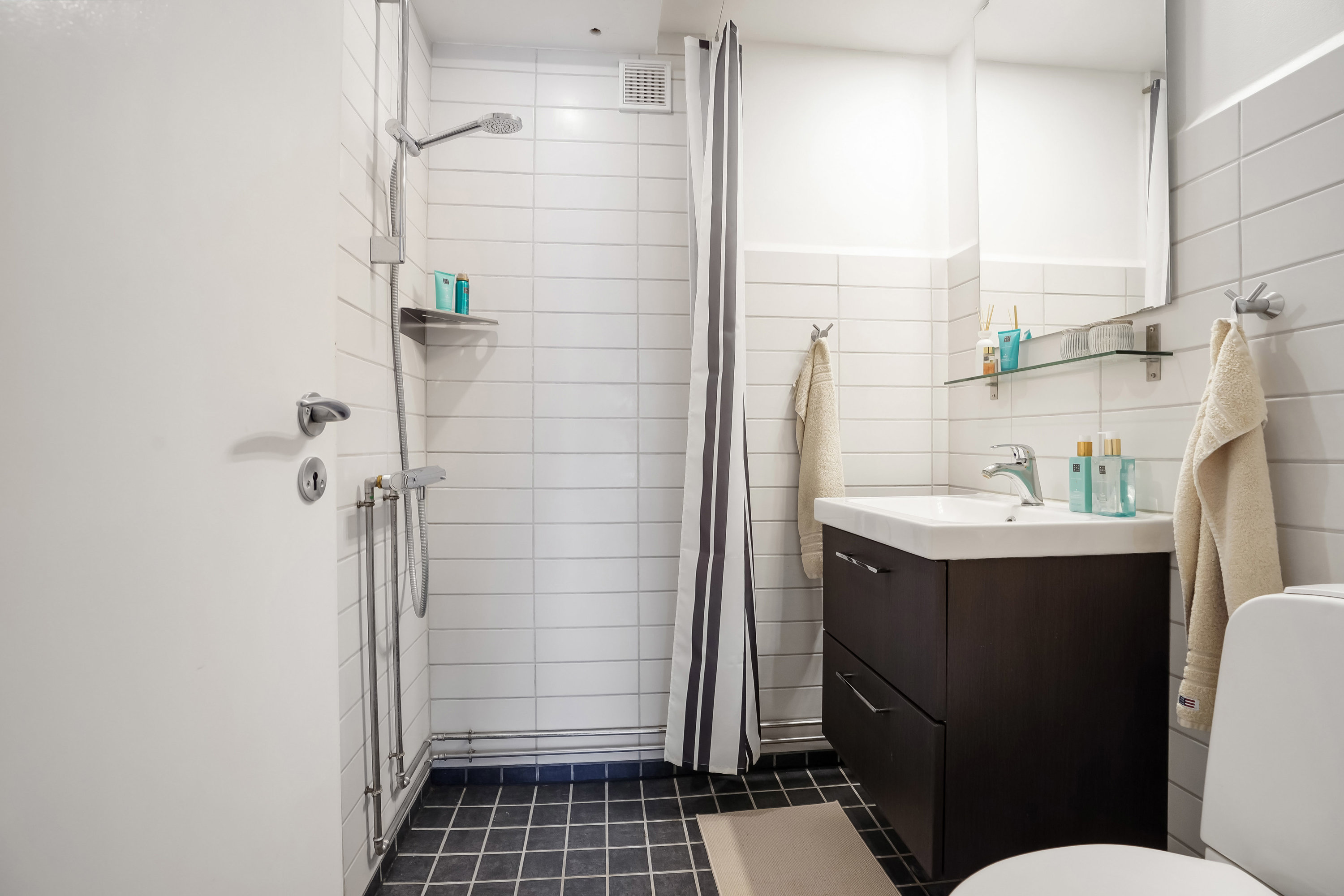 Fremhævet badeværelse billede i fuldskærmstilstand. Billede af Münstervej 31, Strib, 5500 Middelfart