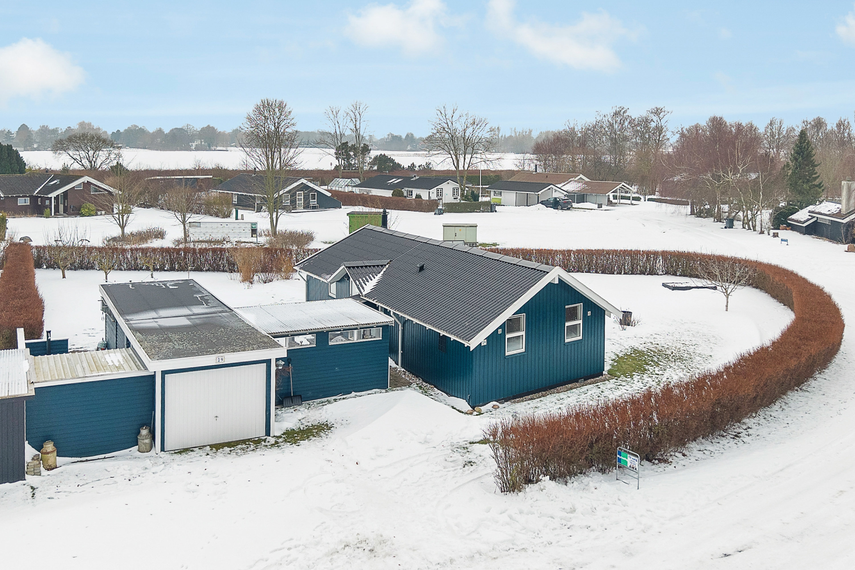 Fremhævet facade billede i fuldskærmstilstand. Billede af Østparken 29, Hasmark Strand, 5450 Otterup