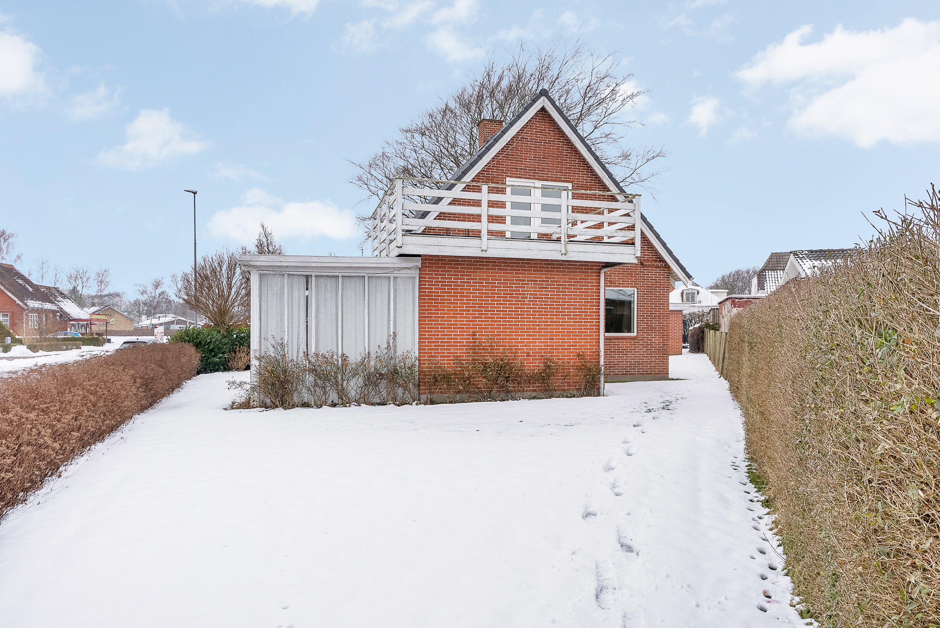 Fremhævet facade billede i fuldskærmstilstand. Billede af Nygade 2, Vejle, 5672 Broby