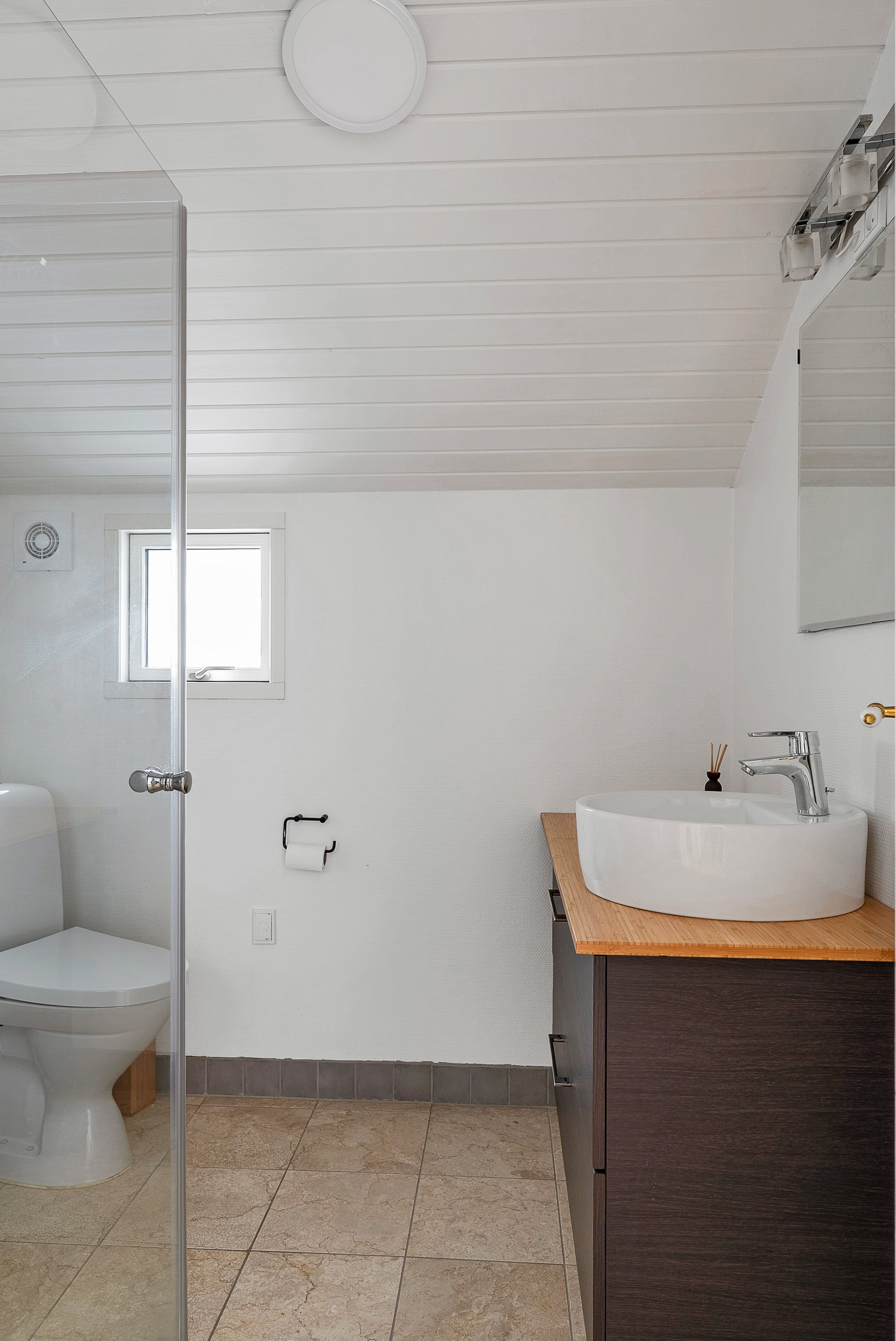 Fremhævet badeværelse billede i fuldskærmstilstand. Billede af Østparken 29, Hasmark Strand, 5450 Otterup