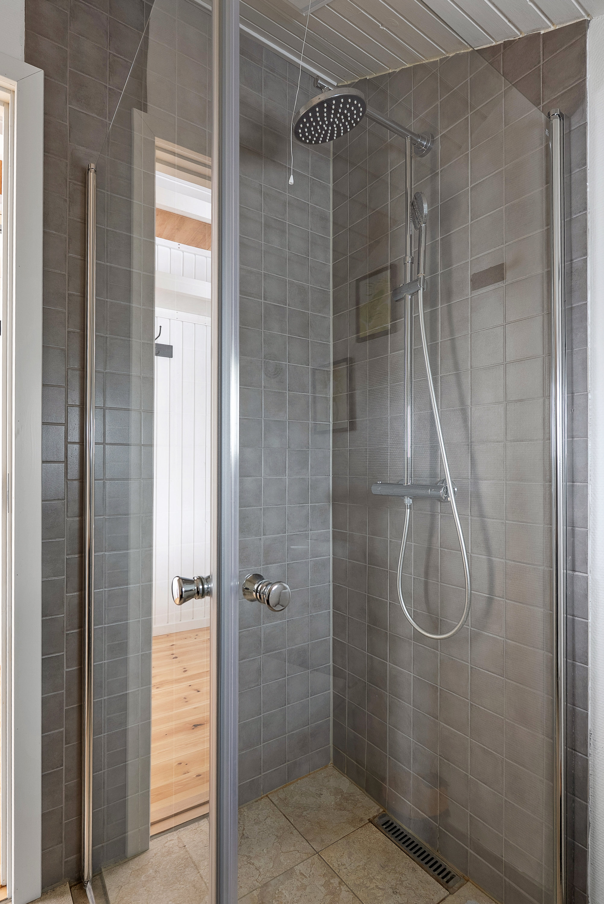 Fremhævet badeværelse billede i fuldskærmstilstand. Billede af Østparken 29, Hasmark Strand, 5450 Otterup