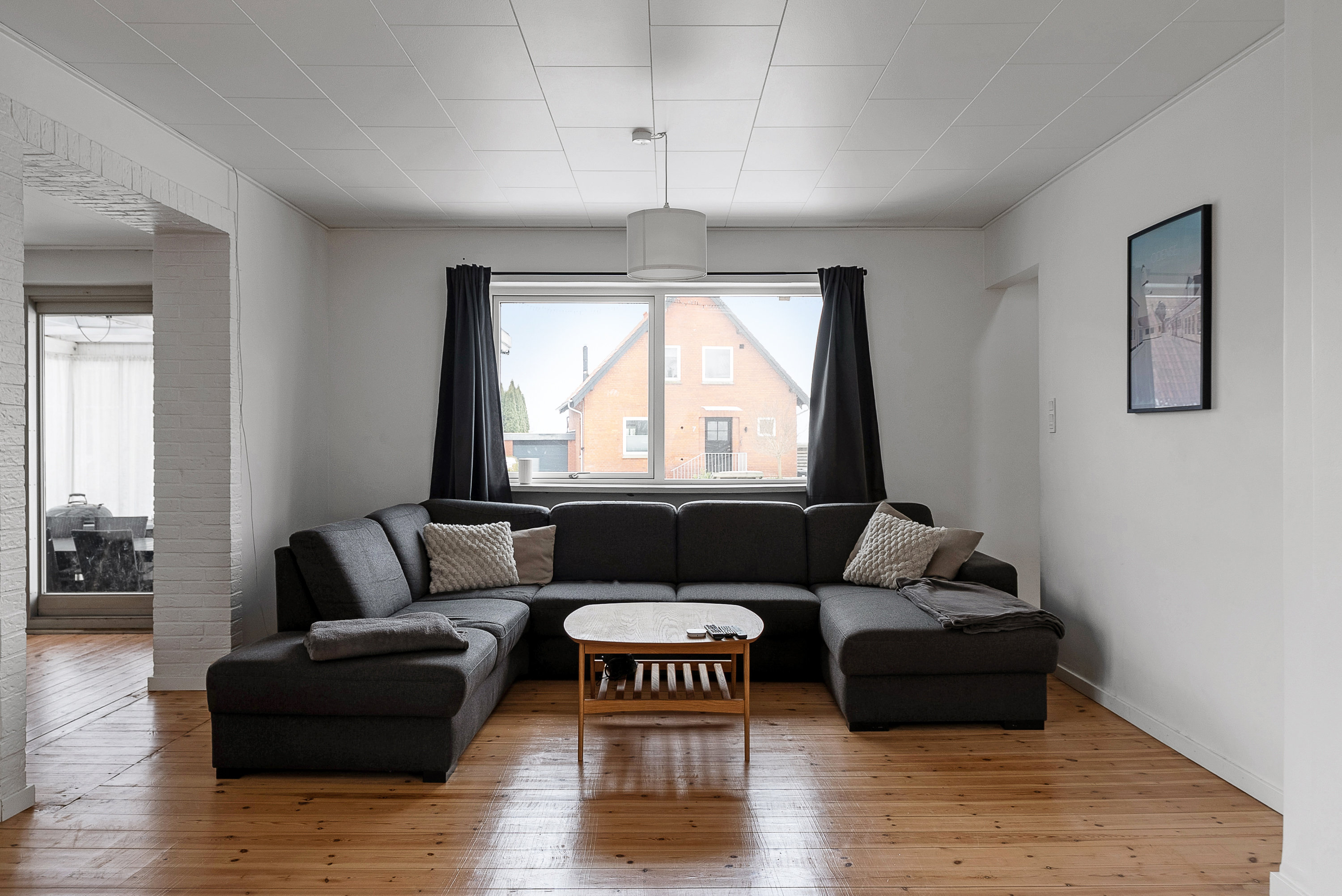 Fremhævet stue billede i fuldskærmstilstand. Billede af Nygade 2, Vejle, 5672 Broby