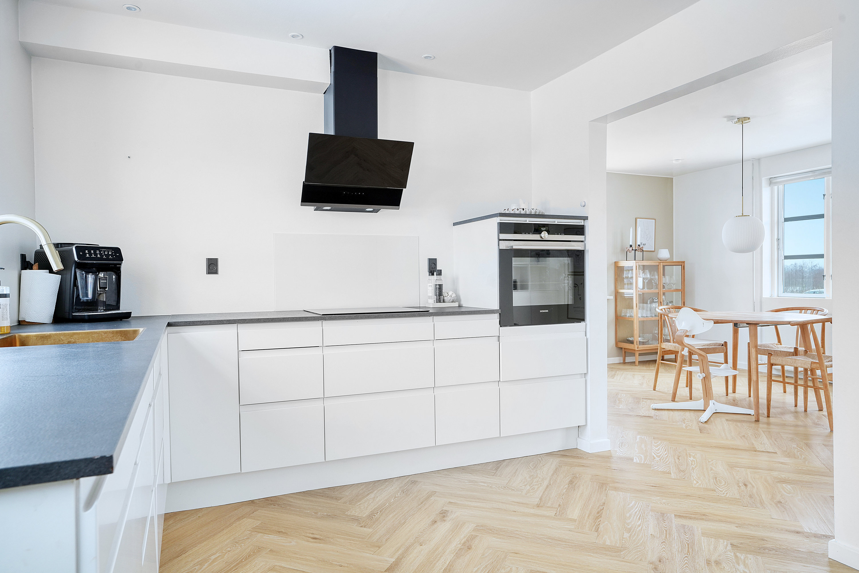 Fremhævet køkken billede i fuldskærmstilstand. Billede af Gammelbrovej 12, 4300 Holbæk