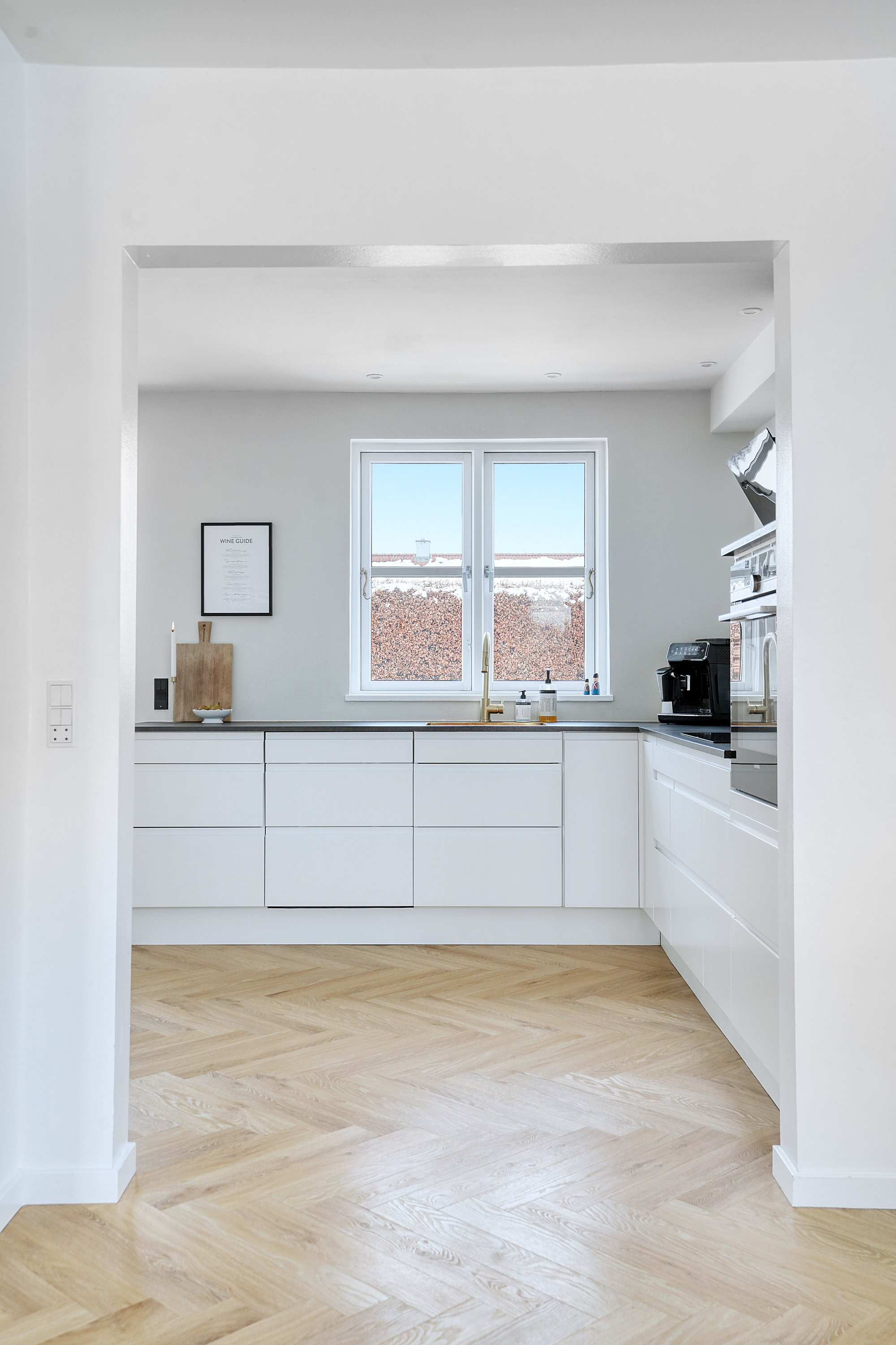 Fremhævet køkken billede i fuldskærmstilstand. Billede af Gammelbrovej 12, 4300 Holbæk