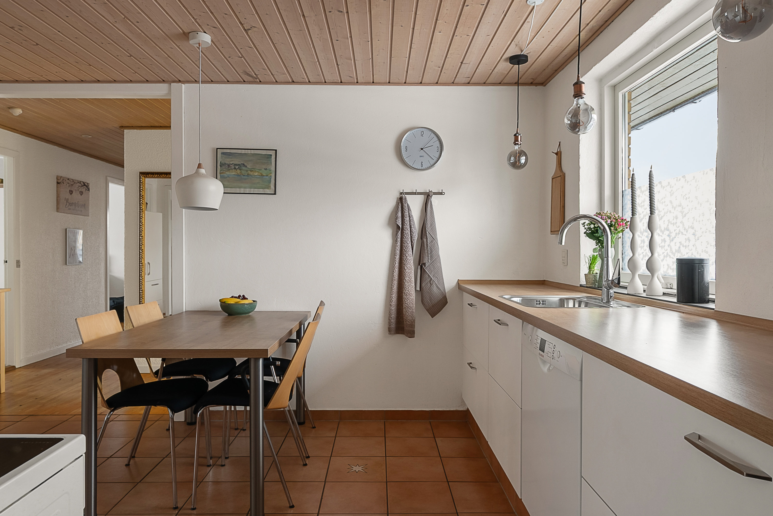 Fremhævet køkken billede i fuldskærmstilstand. Billede af Vinkelvej 8, Brobyværk, 5672 Broby