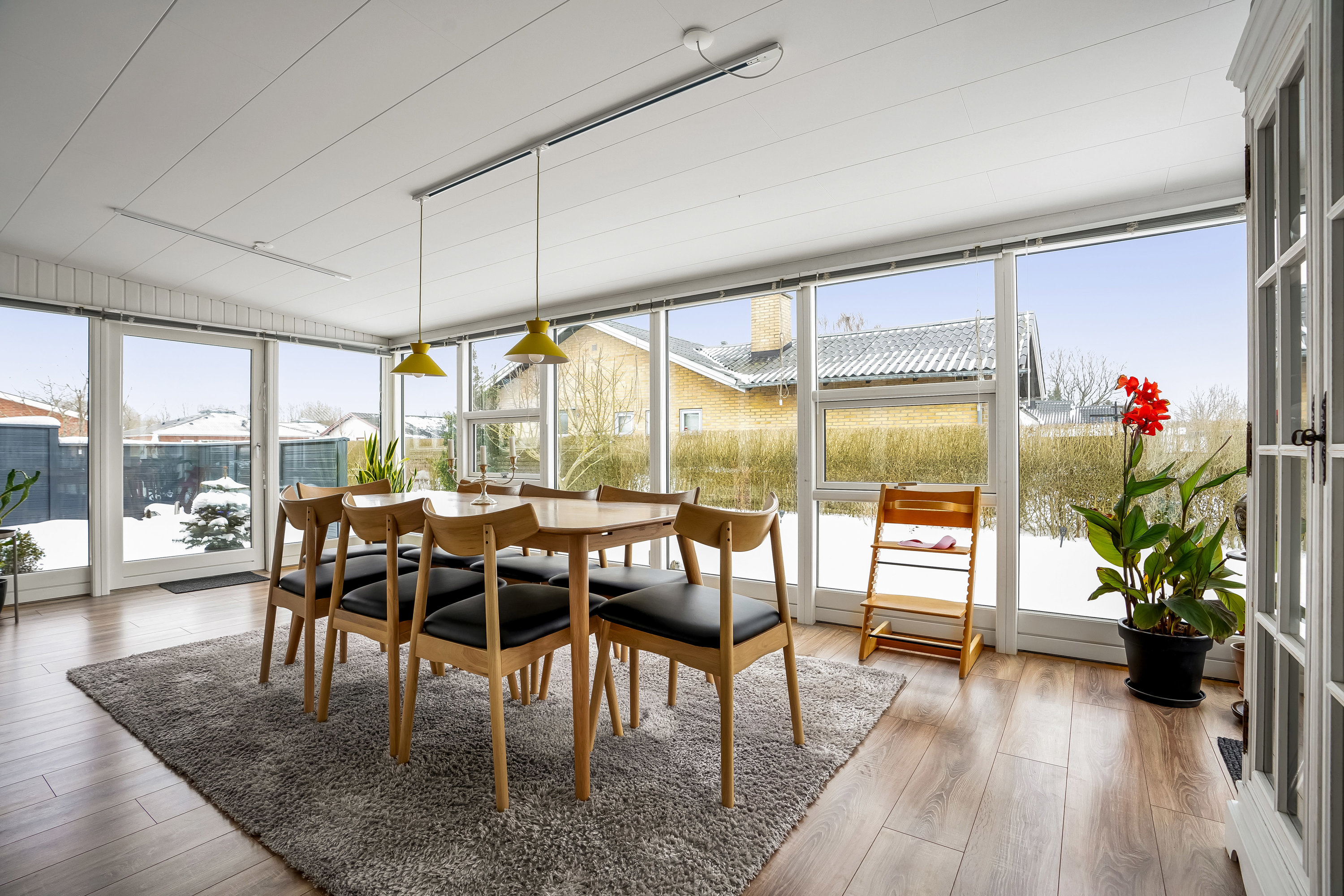 Fremhævet stue billede i fuldskærmstilstand. Billede af Åparken 11, 7171 Uldum