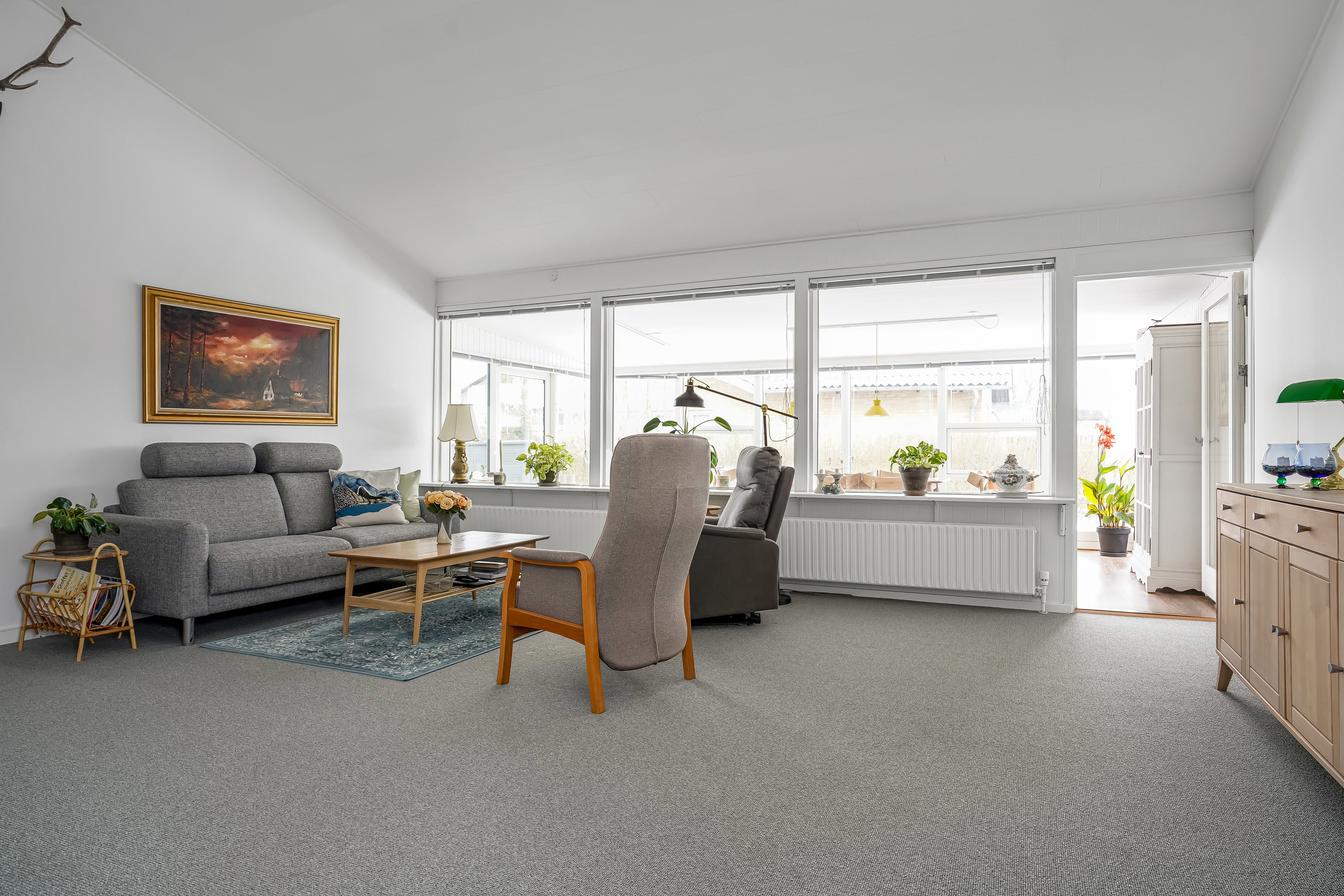 Fremhævet stue billede i fuldskærmstilstand. Billede af Åparken 11, 7171 Uldum