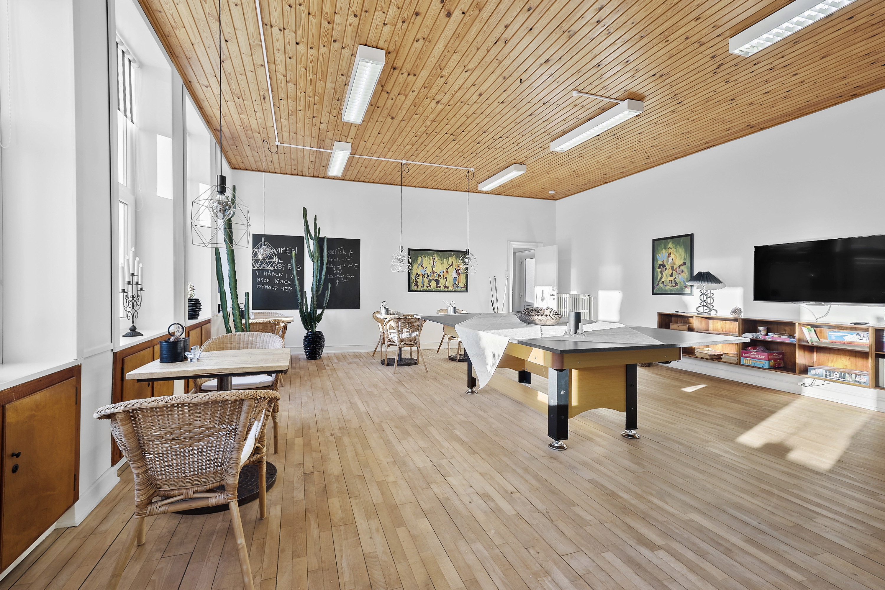 Fremhævet stue billede i fuldskærmstilstand. Billede af Veggerbyvej 116, Veggerby, 9240 Nibe