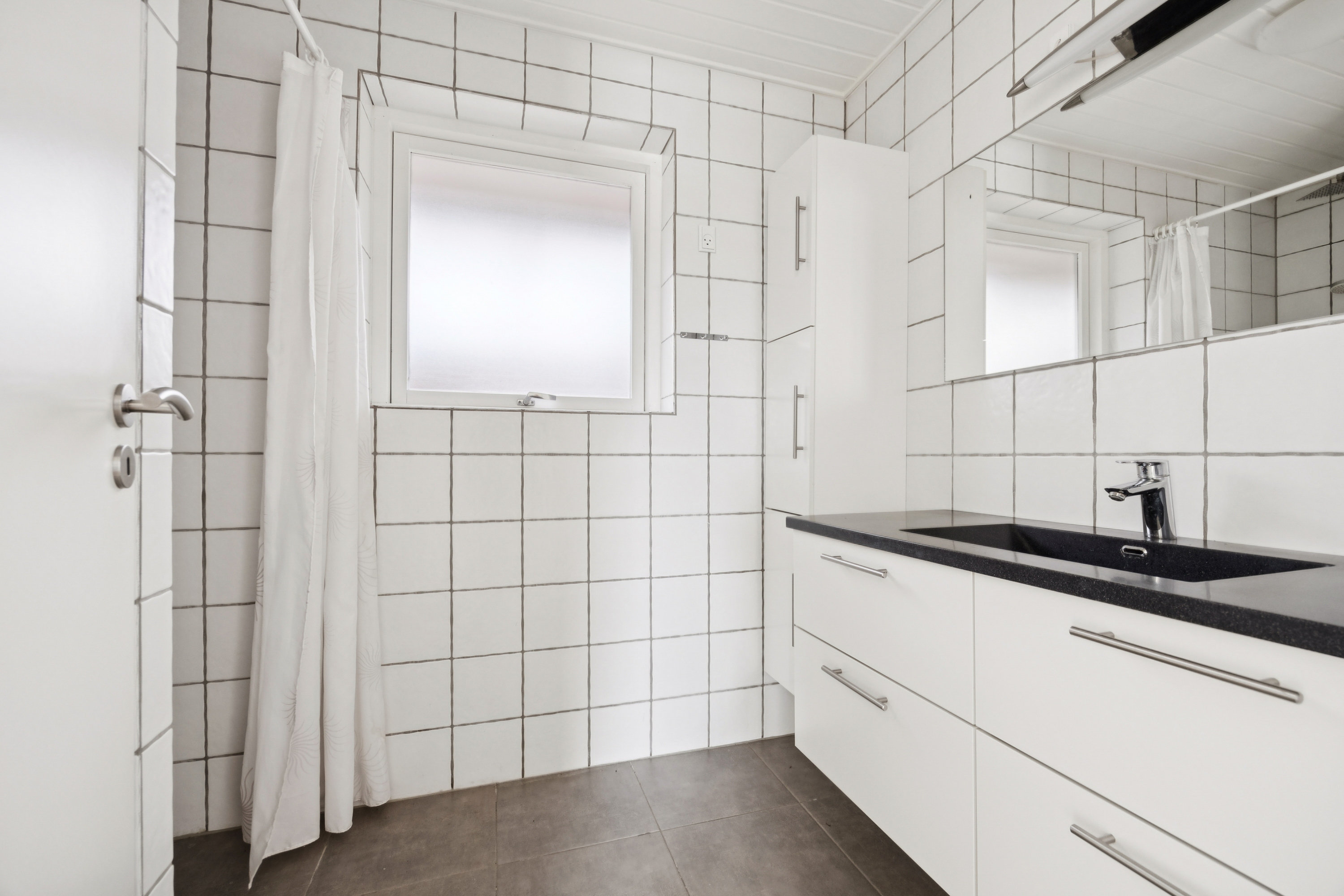 Fremhævet badeværelse billede i fuldskærmstilstand. Billede af Rønhøj 5A, Langholt, 9310 Vodskov