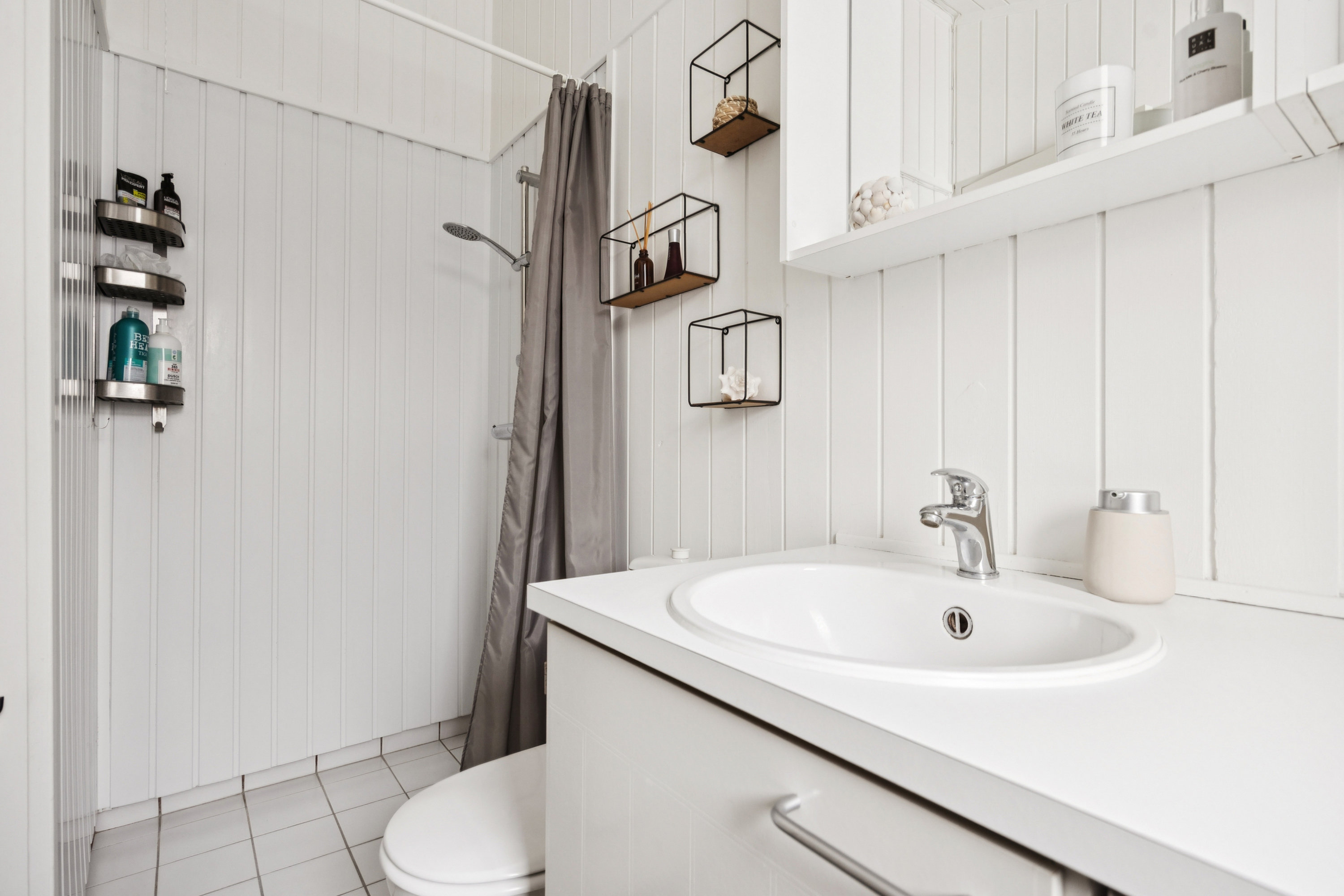 Fremhævet badeværelse billede i fuldskærmstilstand. Billede af Nørrestrand 48B, 9370 Hals