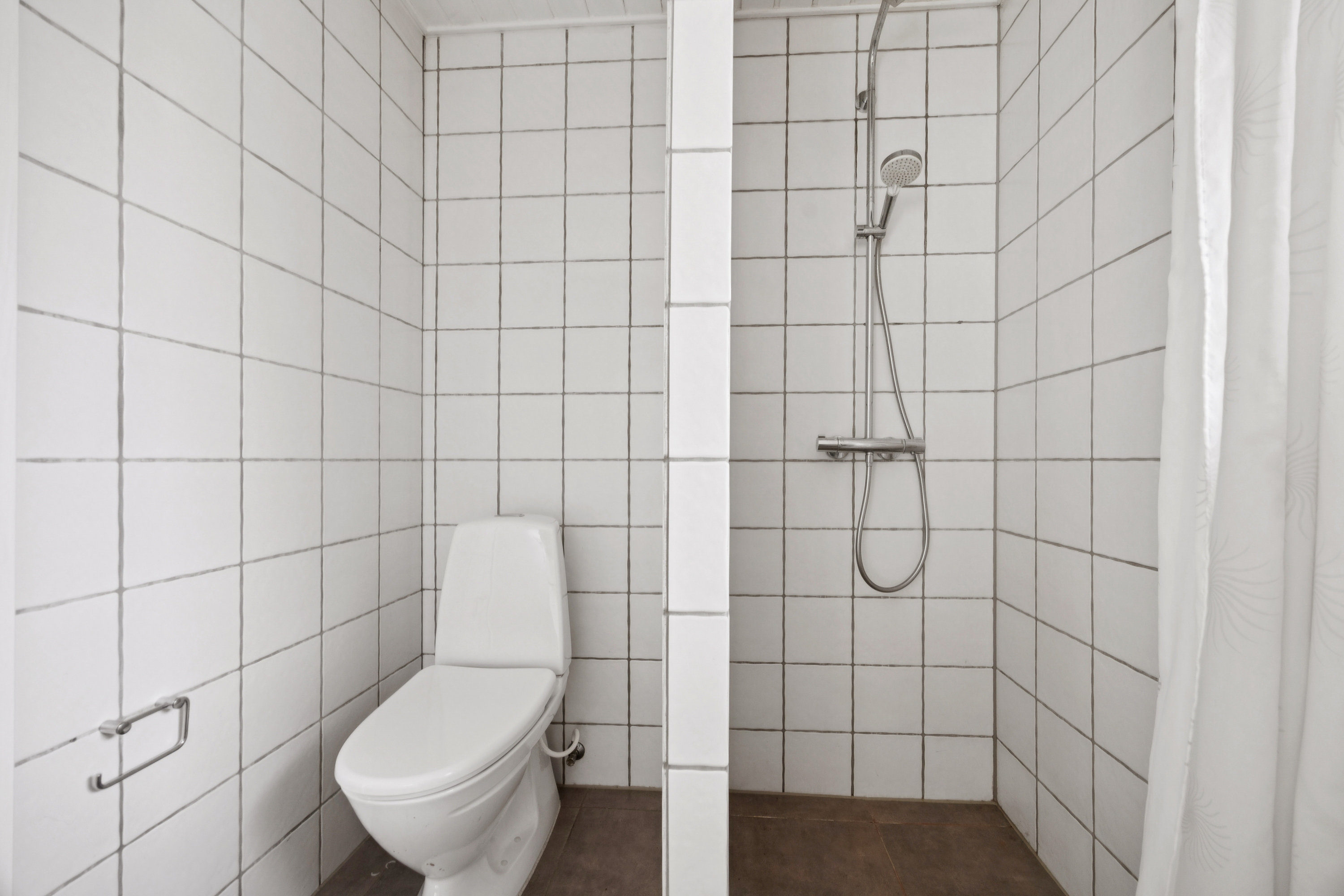 Fremhævet badeværelse billede i fuldskærmstilstand. Billede af Rønhøj 5A, Langholt, 9310 Vodskov