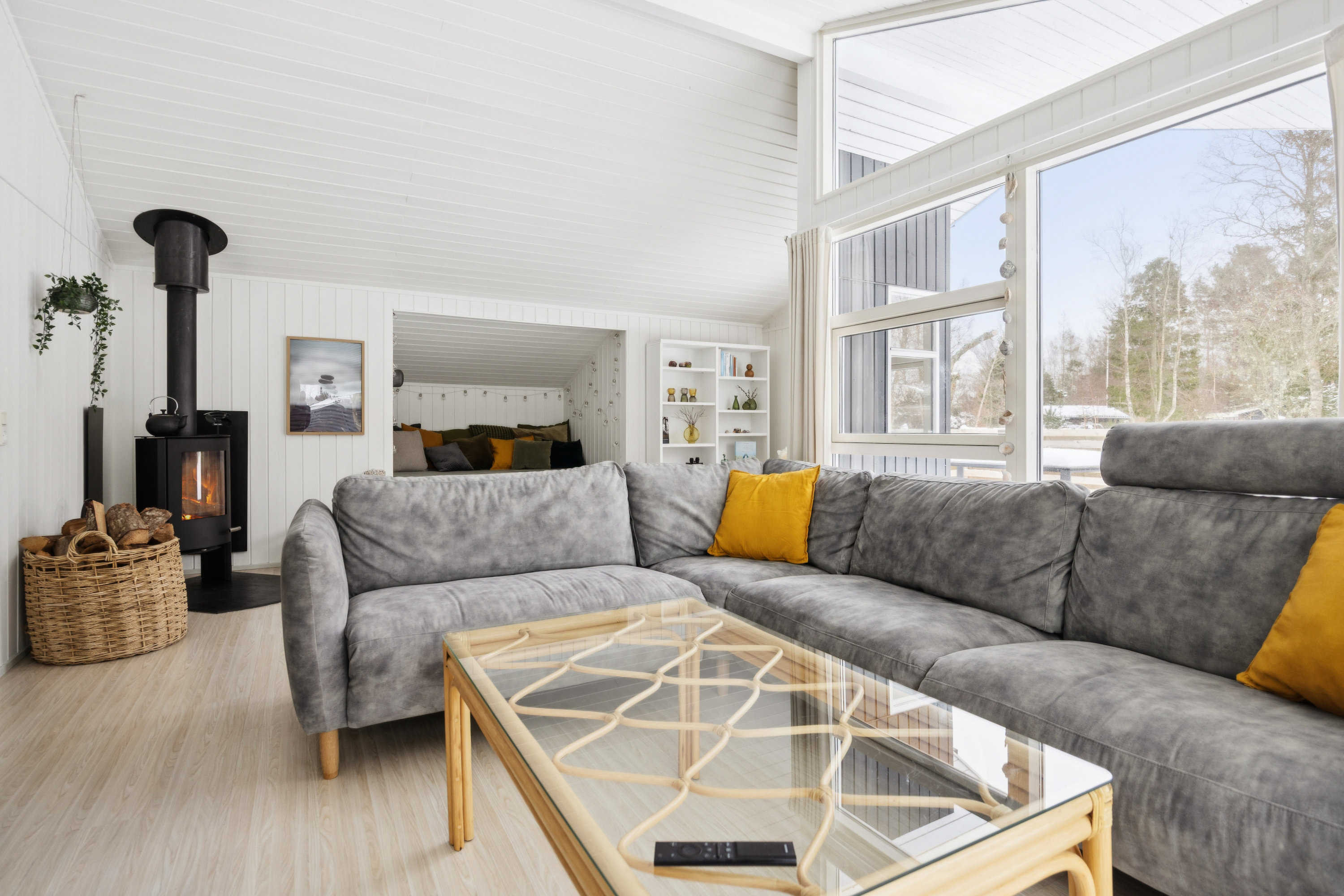 Fremhævet stue billede i fuldskærmstilstand. Billede af Nørrestrand 48B, 9370 Hals