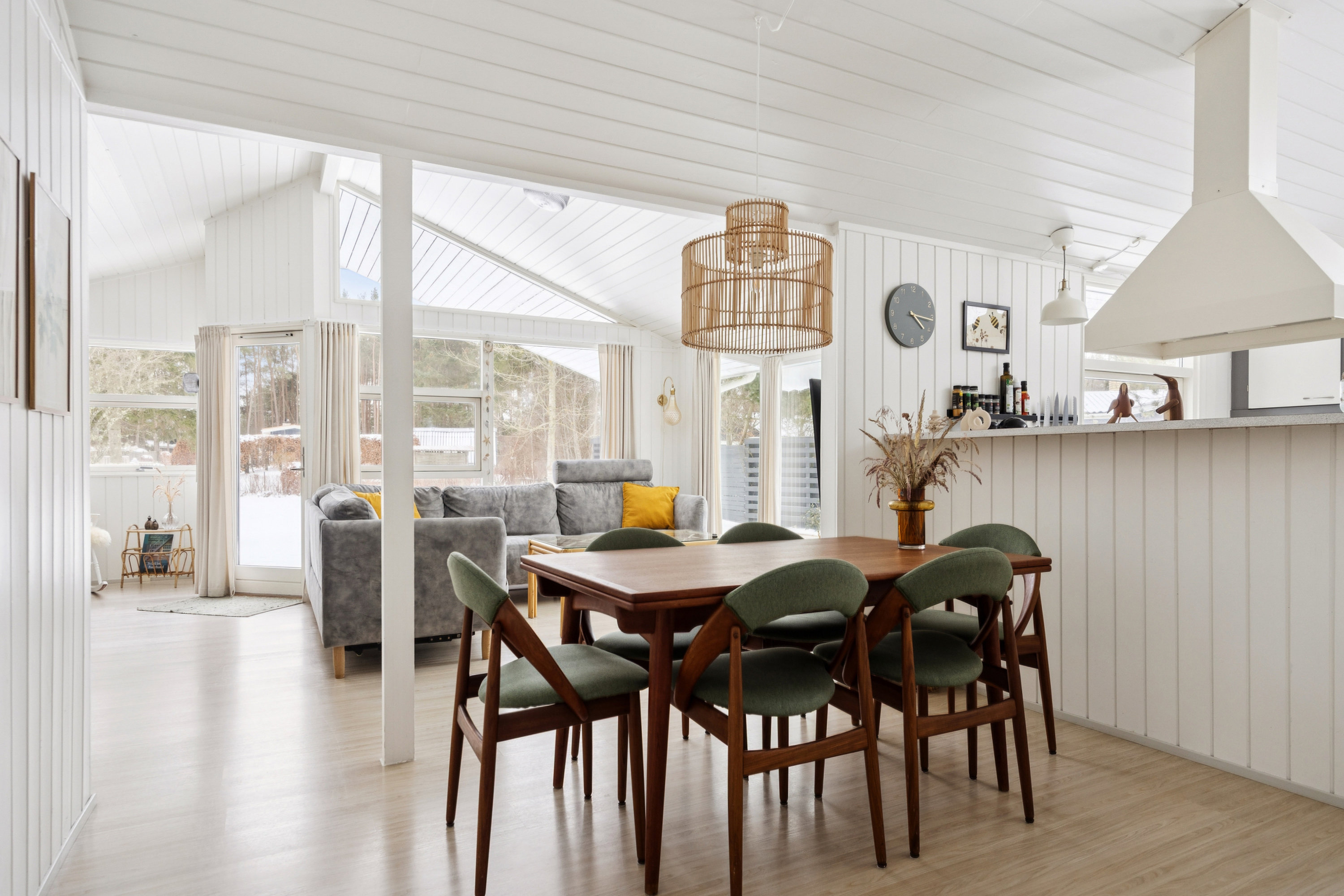 Fremhævet spisestue billede i fuldskærmstilstand. Billede af Nørrestrand 48B, 9370 Hals