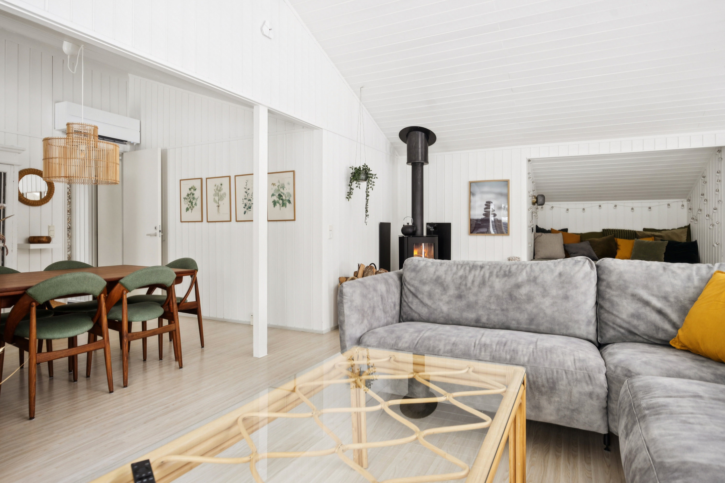 Fremhævet stue billede i fuldskærmstilstand. Billede af Nørrestrand 48B, 9370 Hals