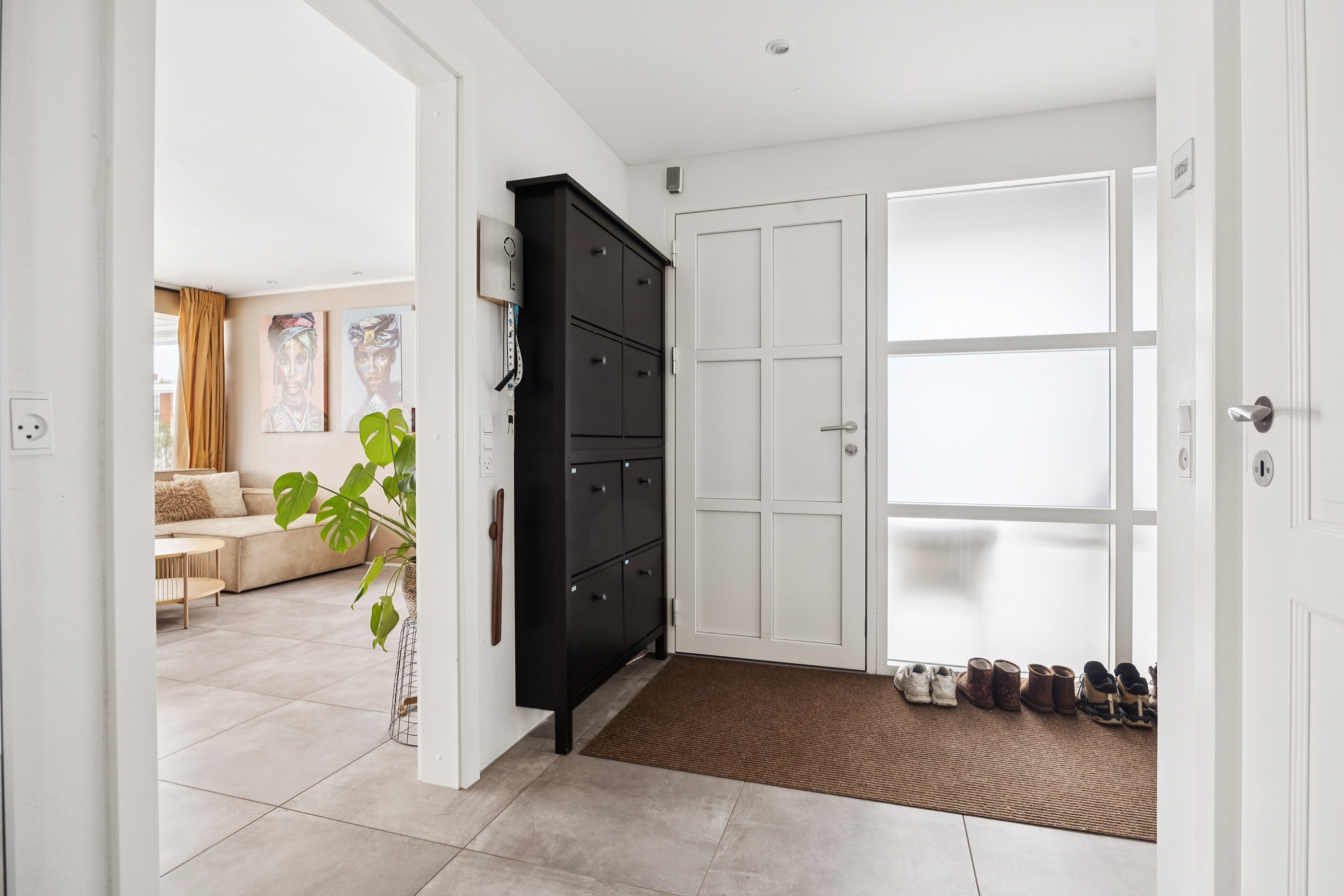 Fremhævet gang billede i fuldskærmstilstand. Billede af Snehvidevej 1, 9400 Nørresundby