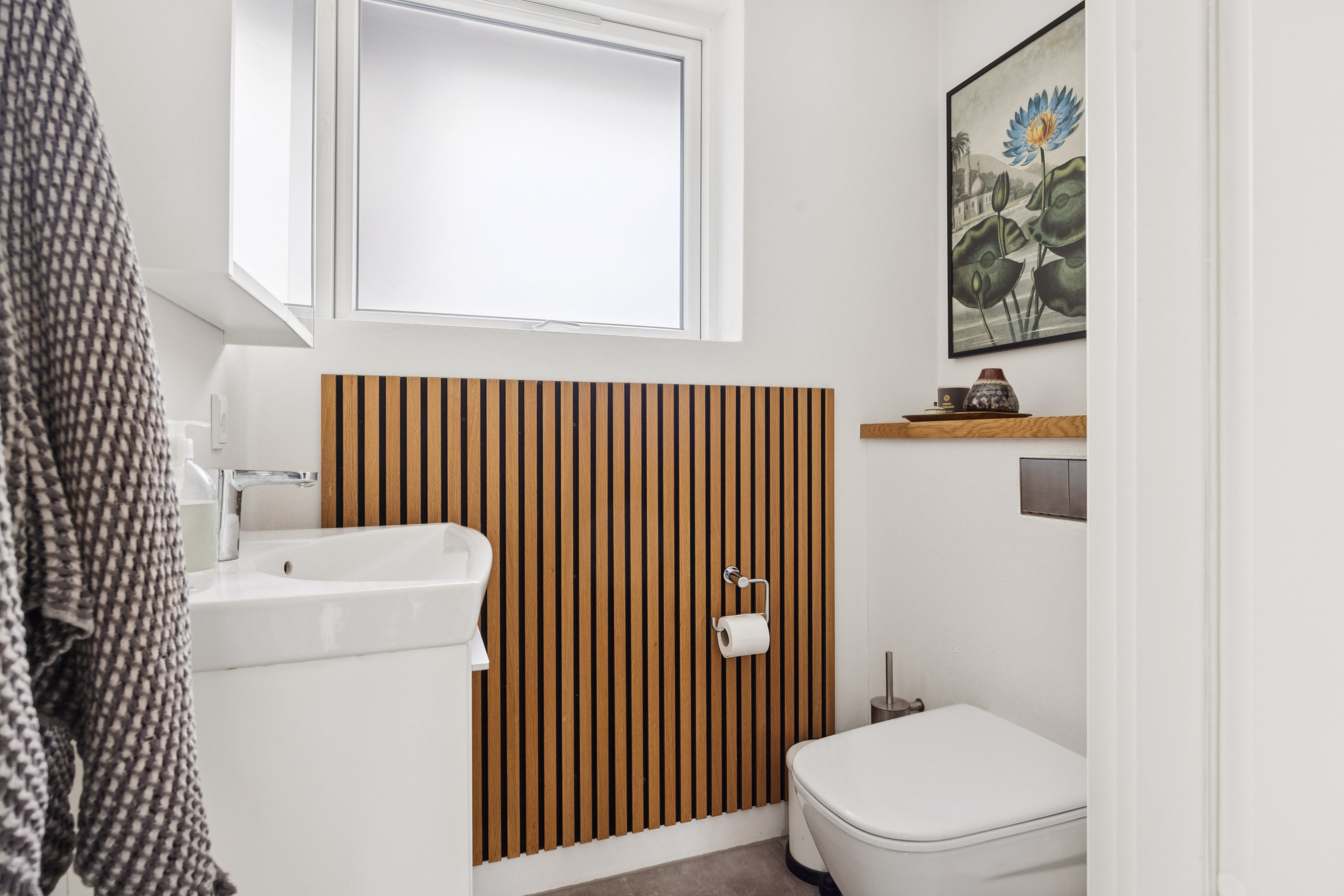 Fremhævet badeværelse billede i fuldskærmstilstand. Billede af Snehvidevej 1, 9400 Nørresundby