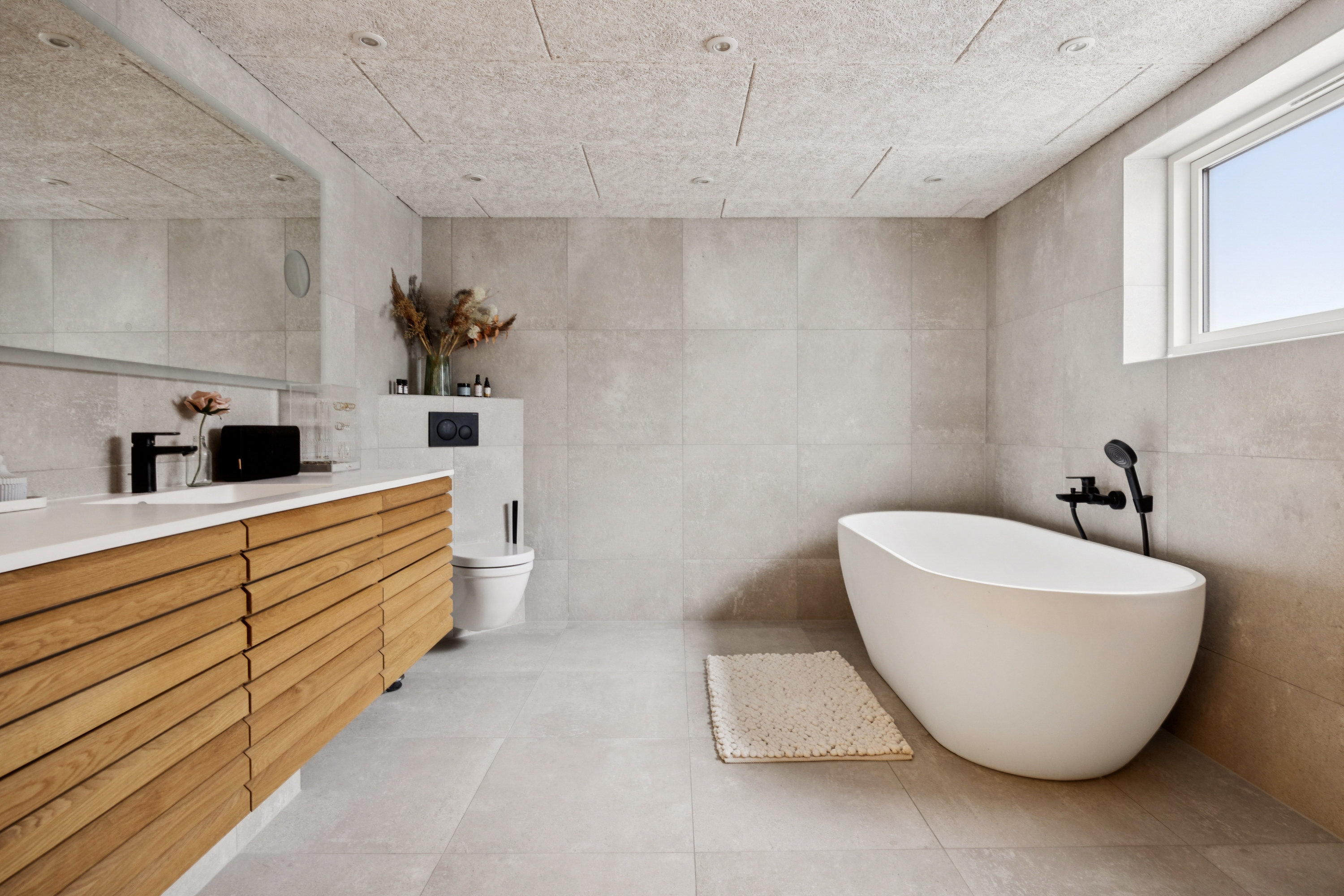 Fremhævet badeværelse billede i fuldskærmstilstand. Billede af Snehvidevej 1, 9400 Nørresundby