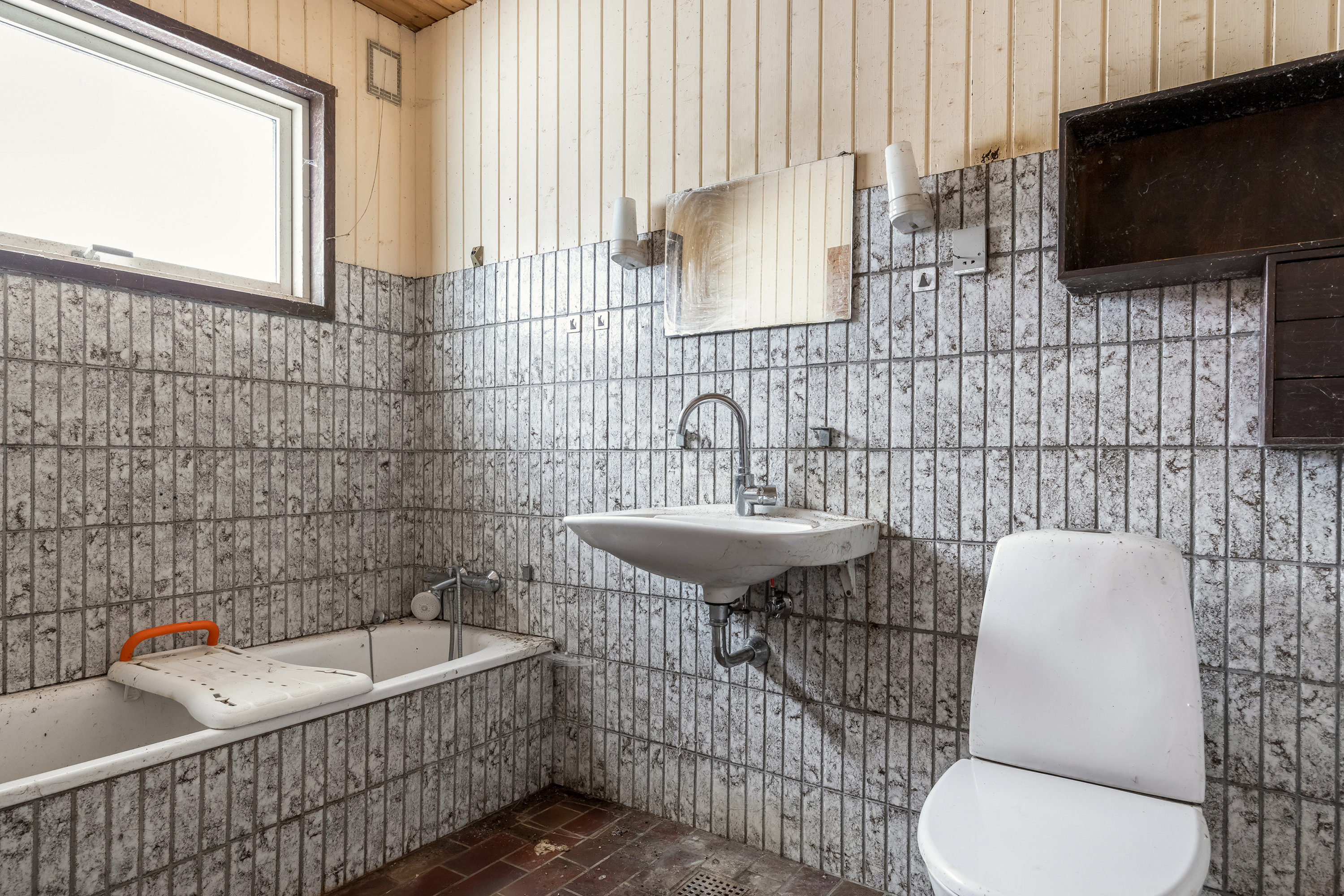 Fremhævet badeværelse billede i fuldskærmstilstand. Billede af Bygvænget 18, 3660 Stenløse