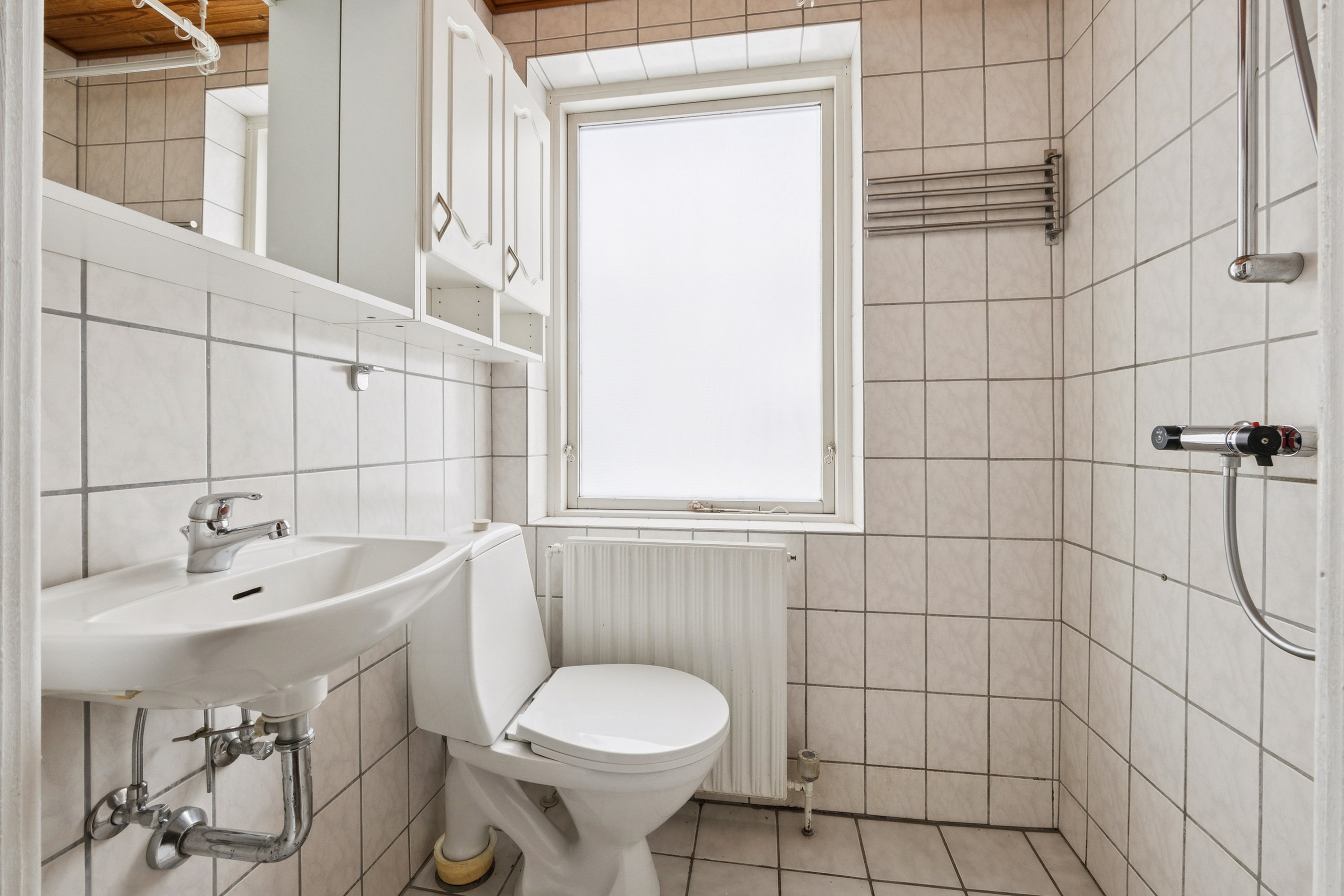 Fremhævet badeværelse billede i fuldskærmstilstand. Billede af Bystedvej 16, Durup, 7870 Roslev