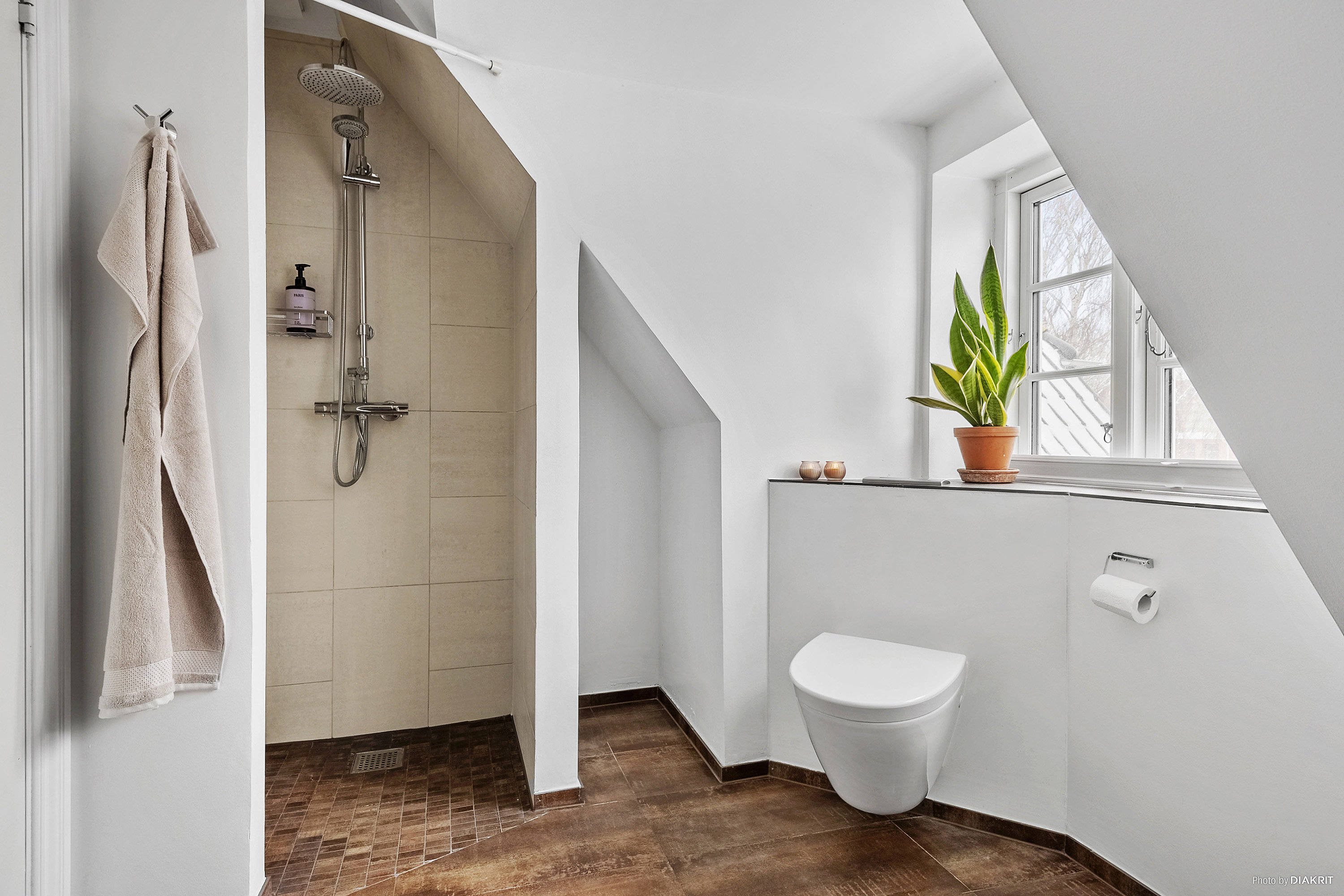 Fremhævet badeværelse billede i fuldskærmstilstand. Billede af Dyngby Møllevej 21, Dyngby, 8300 Odder