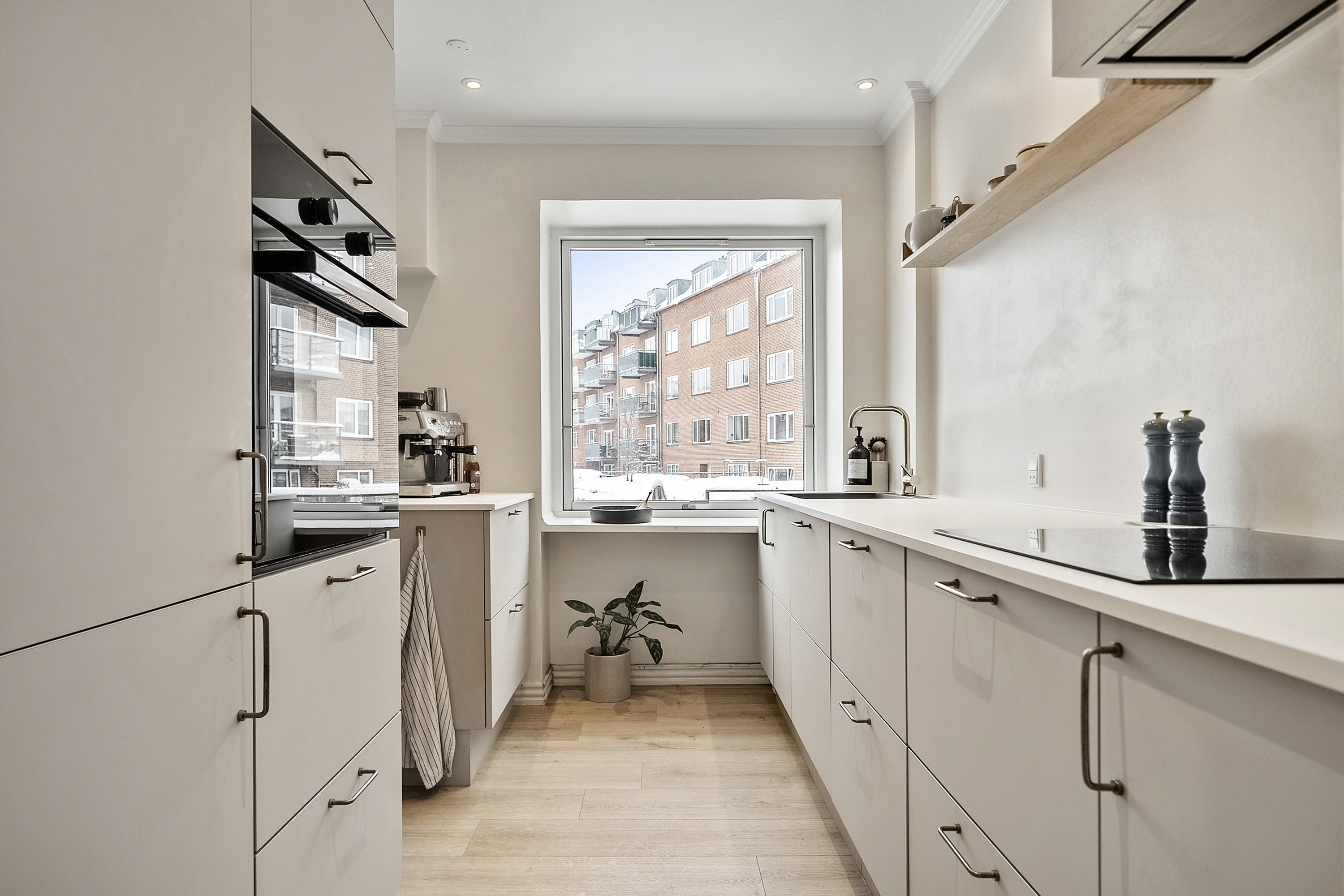 Fremhævet køkken billede i fuldskærmstilstand. Billede af Langelandsgade 219, st.. th., 8200 Aarhus N