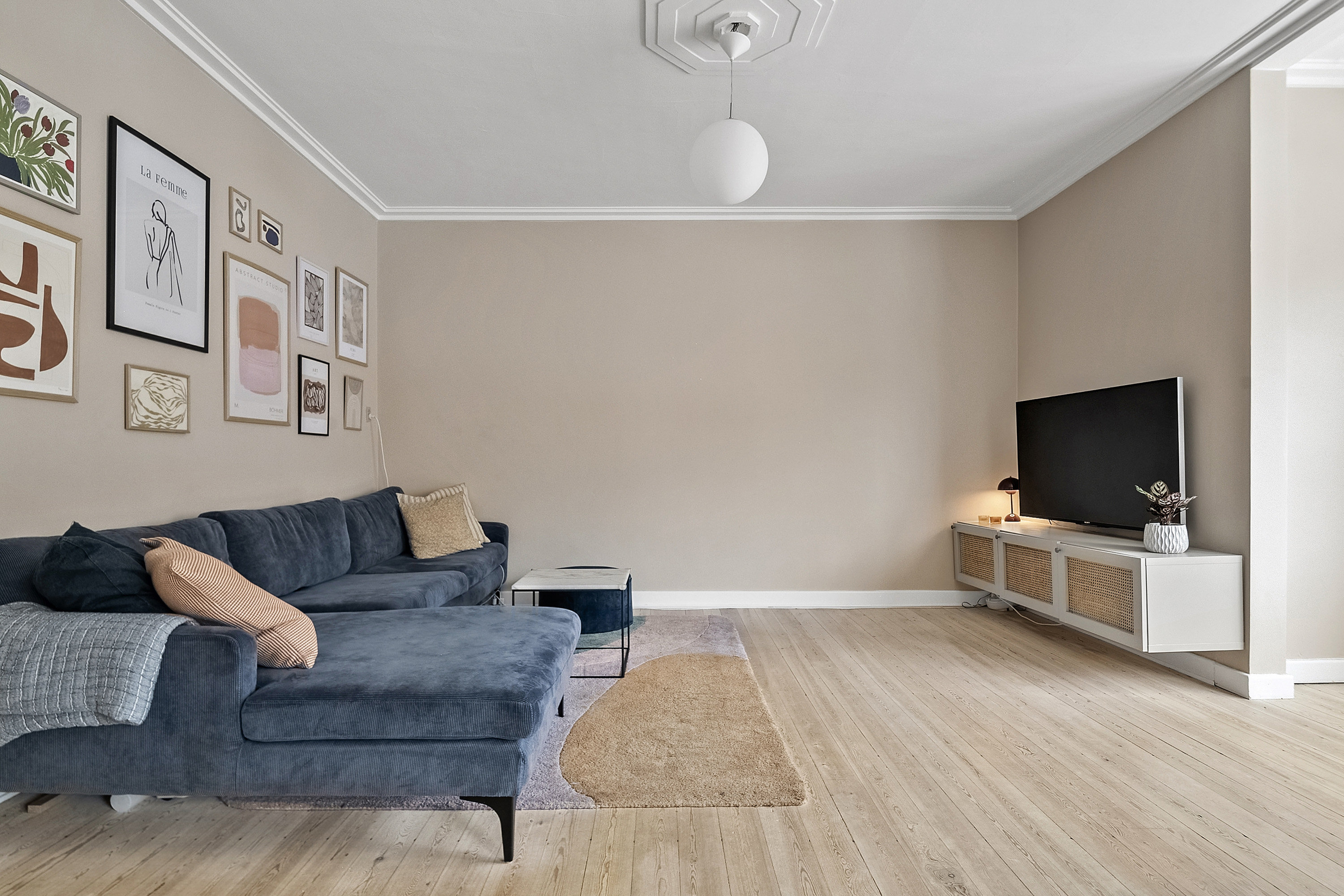 Fremhævet stue billede i fuldskærmstilstand. Billede af Langelandsgade 219, st.. th., 8200 Aarhus N