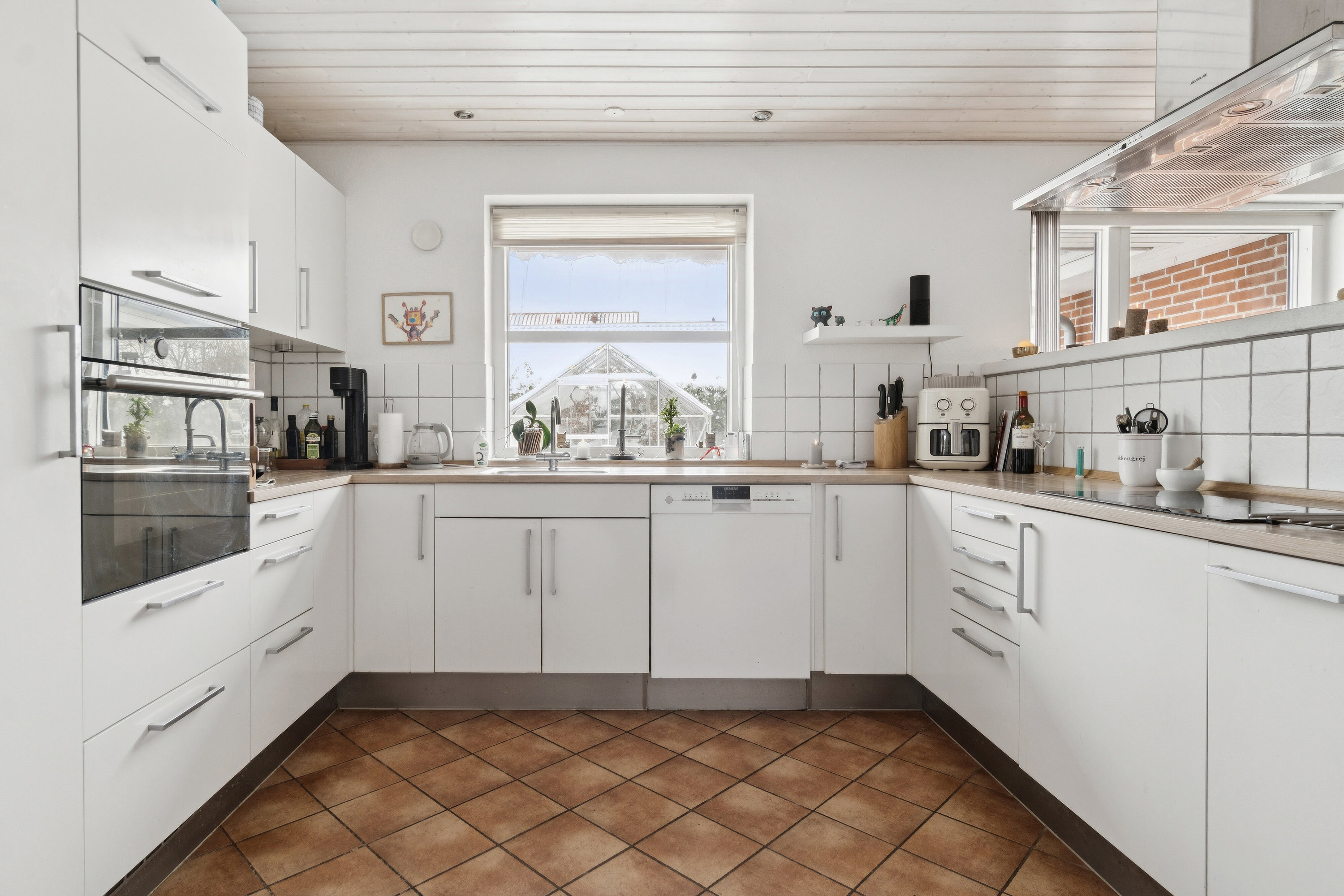 Fremhævet køkken billede i fuldskærmstilstand. Billede af Poul Helgesens Vej 21, 8260 Viby J