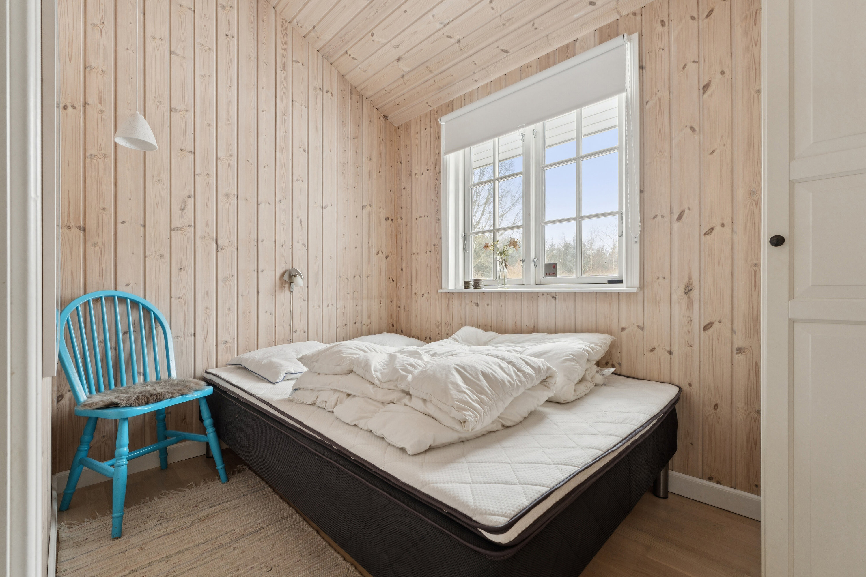 Fremhævet soveværelse billede i fuldskærmstilstand. Billede af Gyvelvænget 27, Spodsbj Drej, 5900 Rudkøbing