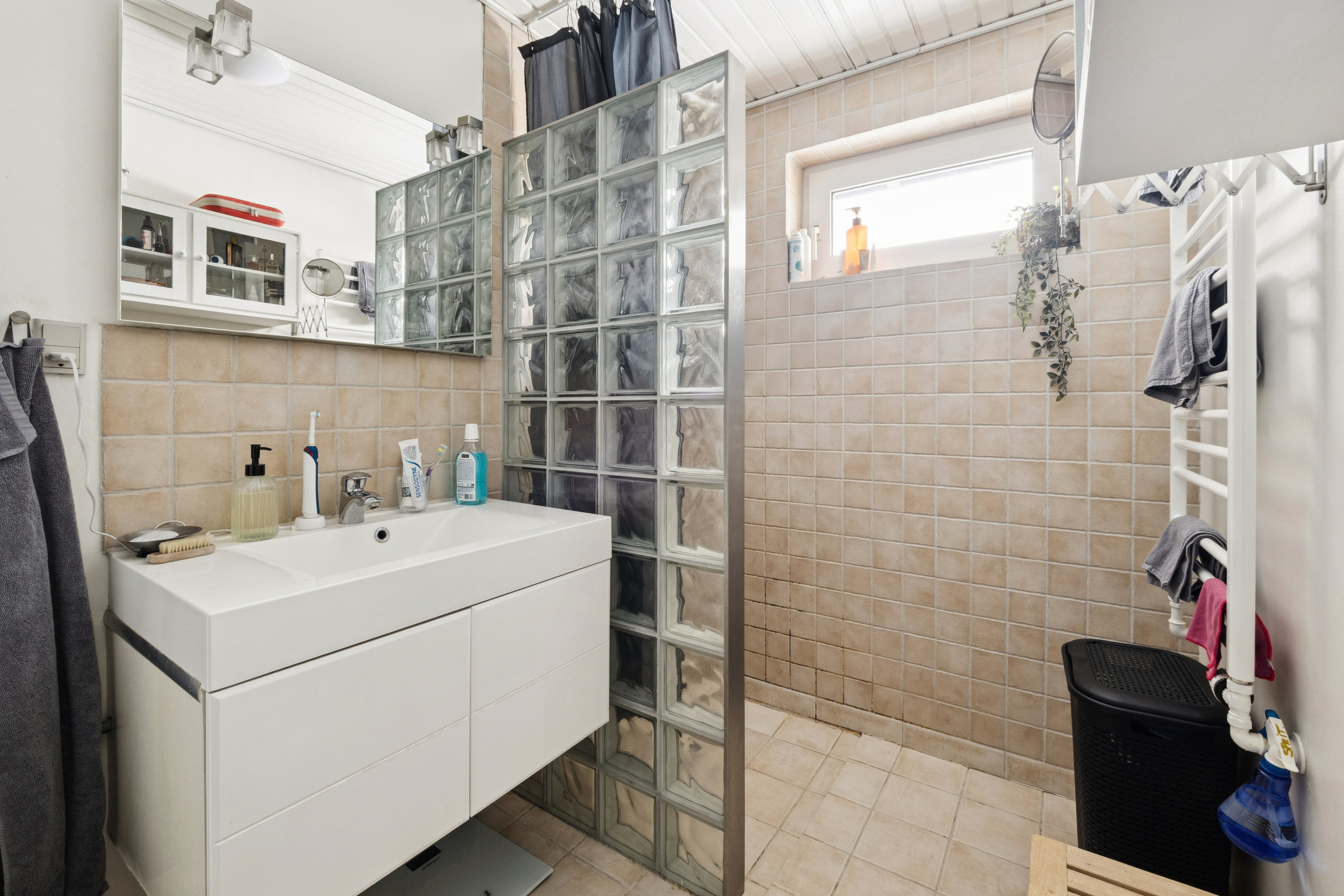 Fremhævet badeværelse billede i fuldskærmstilstand. Billede af Villavej 3, Ejerslev, 7900 Nykøbing M