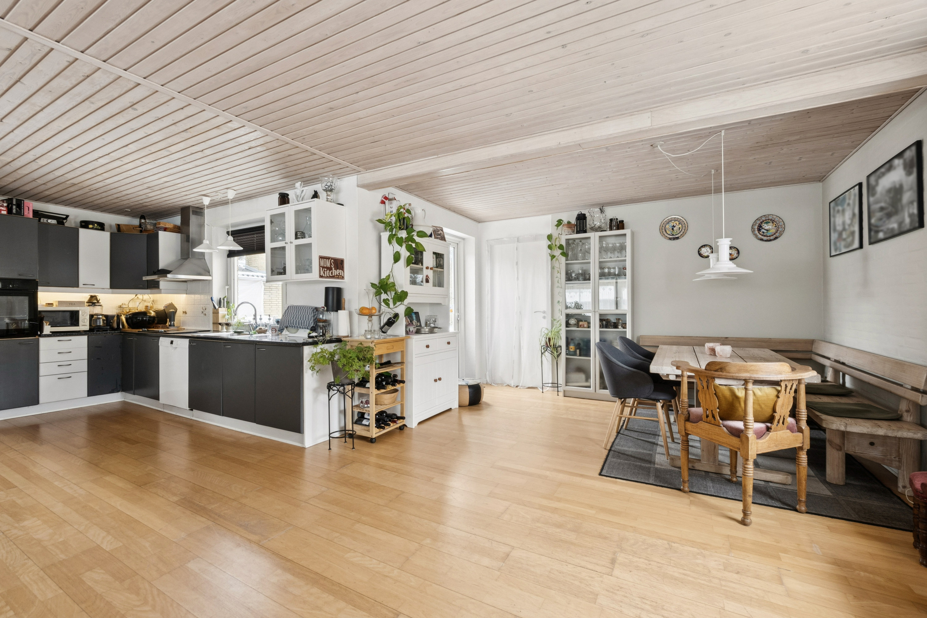 Fremhævet stue billede i fuldskærmstilstand. Billede af Villavej 3, Ejerslev, 7900 Nykøbing M