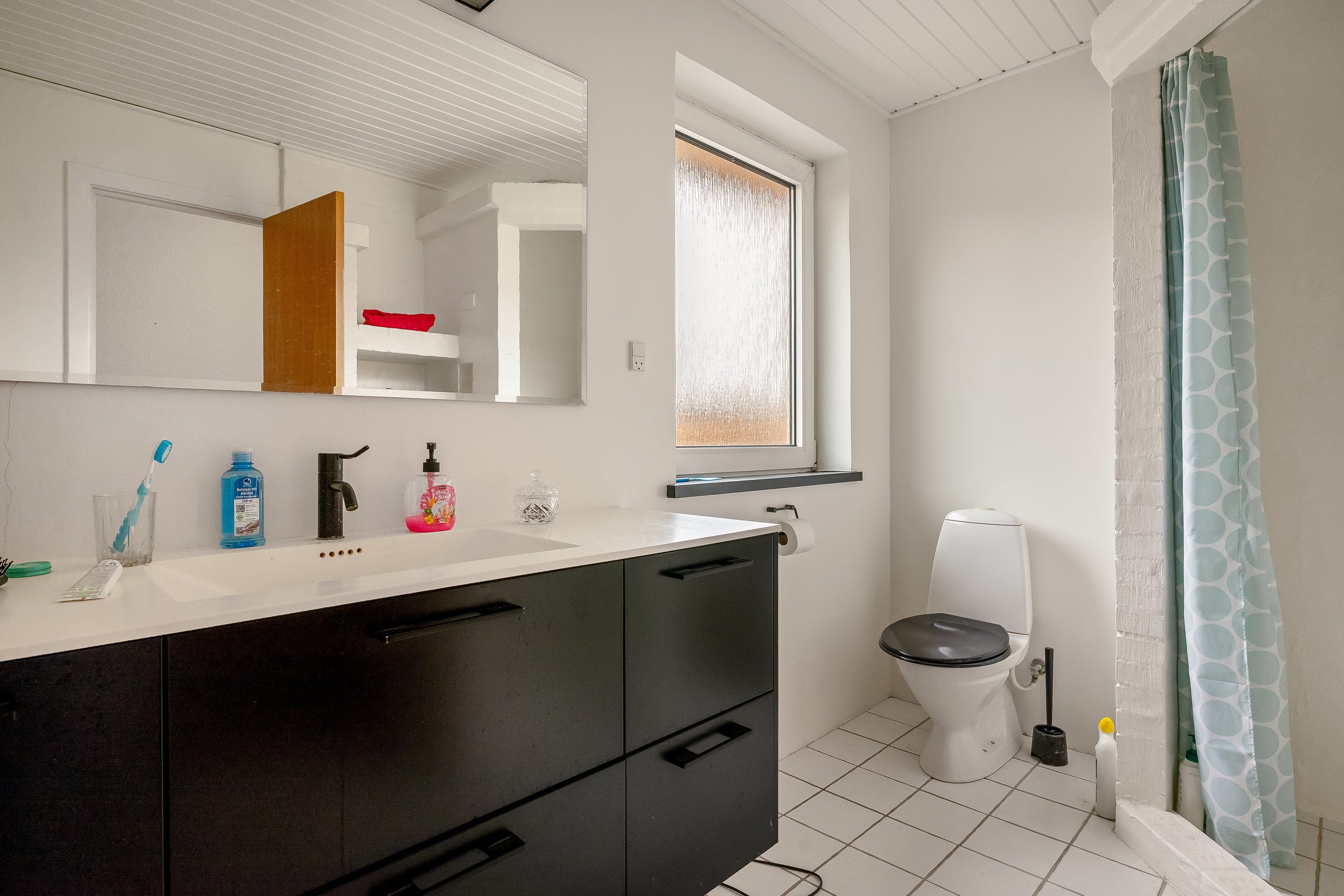 Fremhævet badeværelse billede i fuldskærmstilstand. Billede af Ternegade 4, 7673 Harboøre