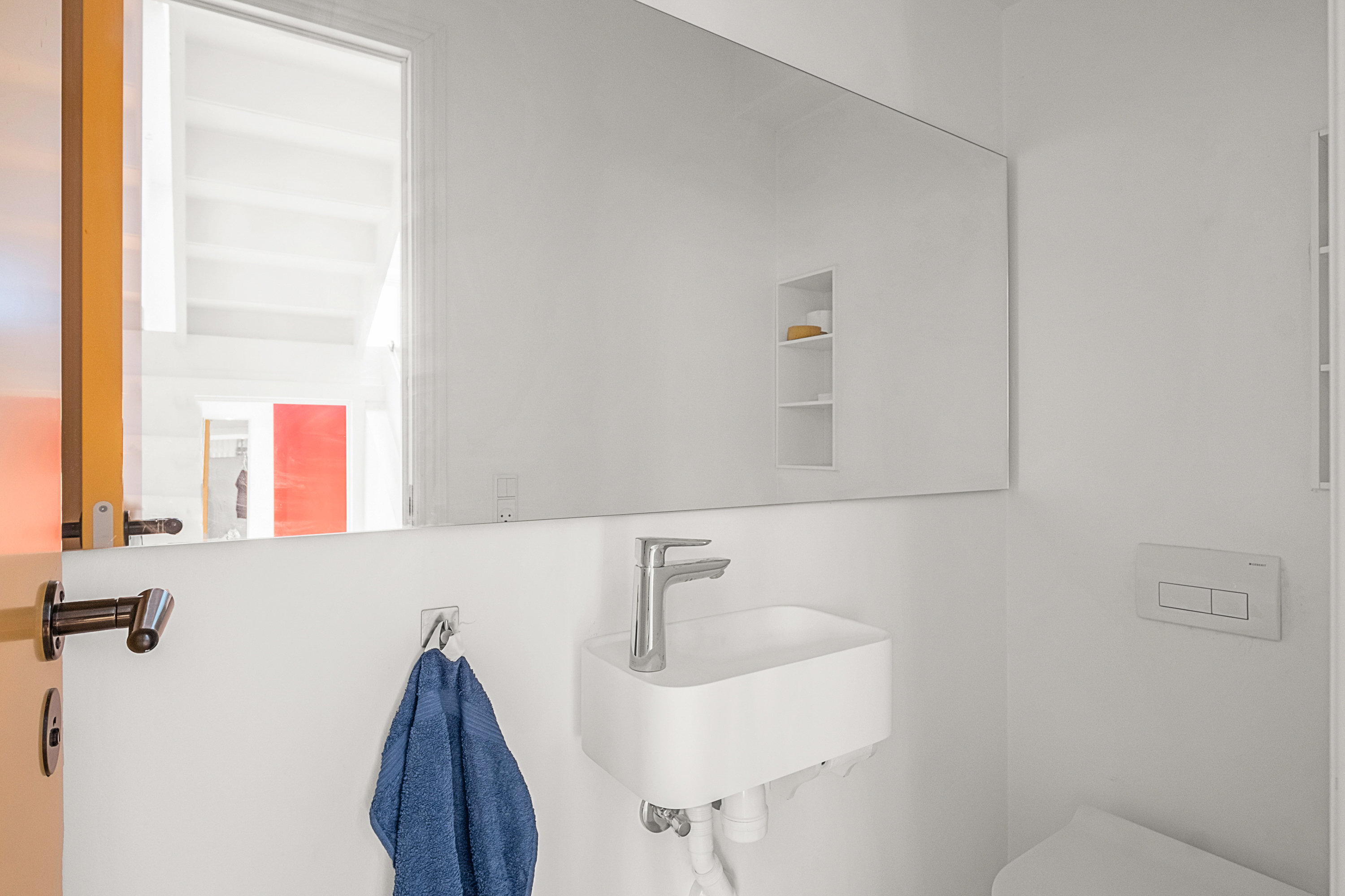 Fremhævet toilet billede i fuldskærmstilstand. Billede af Godthåbsgade 33, 8000 Aarhus C