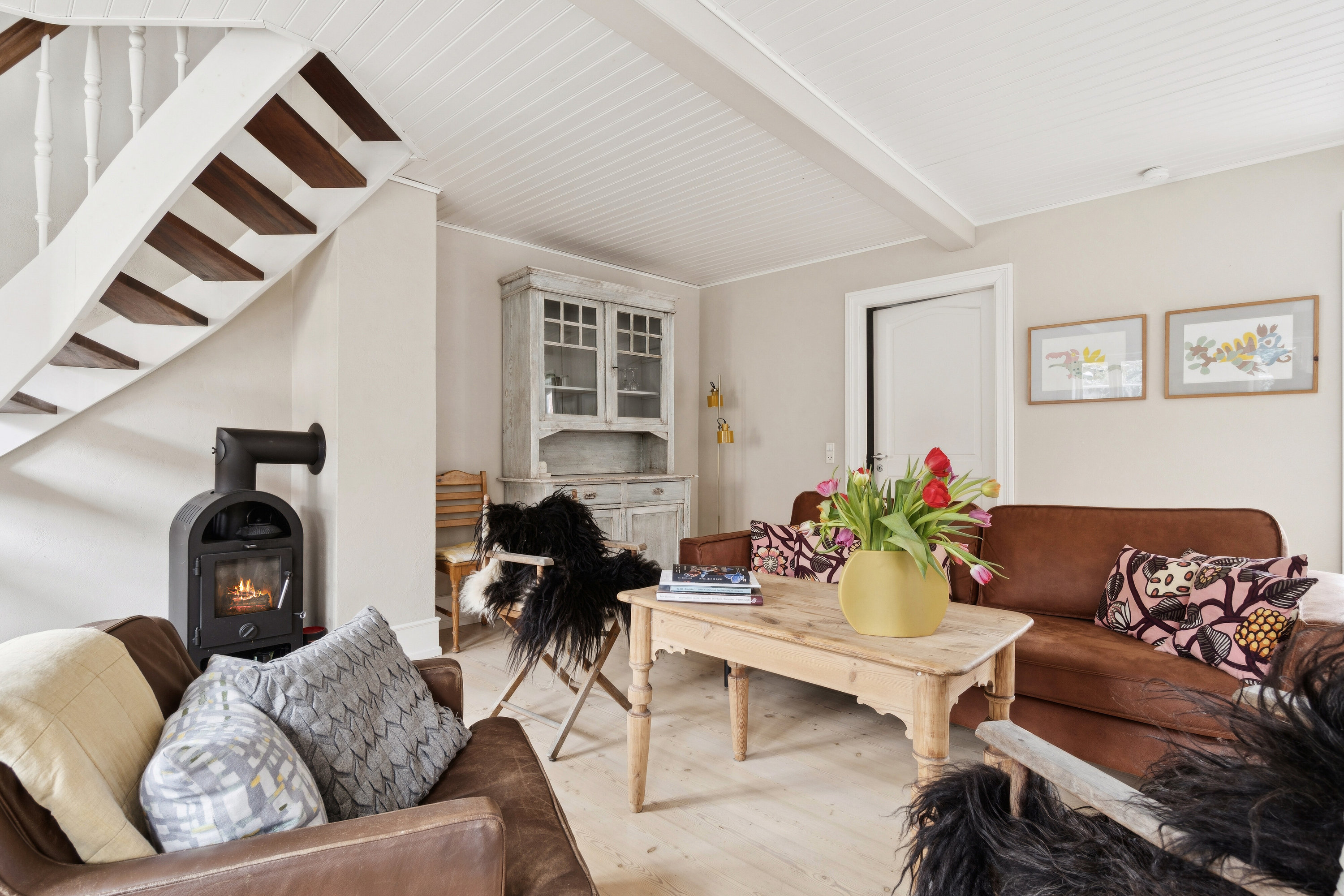 Fremhævet stue billede i fuldskærmstilstand. Billede af Kirkestræde 12, 3700 Rønne