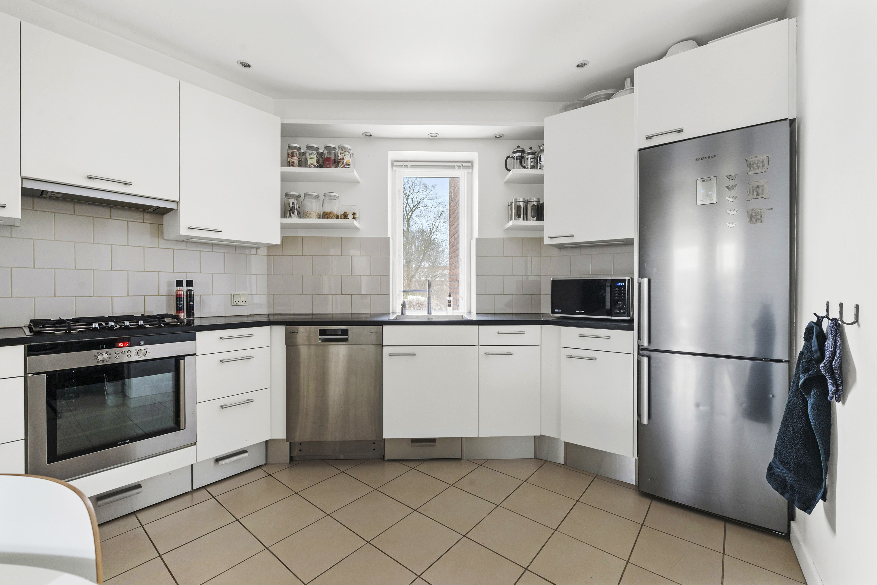 Fremhævet køkken billede i fuldskærmstilstand. Billede af Sofievej 14, 2. tv., 2840 Holte