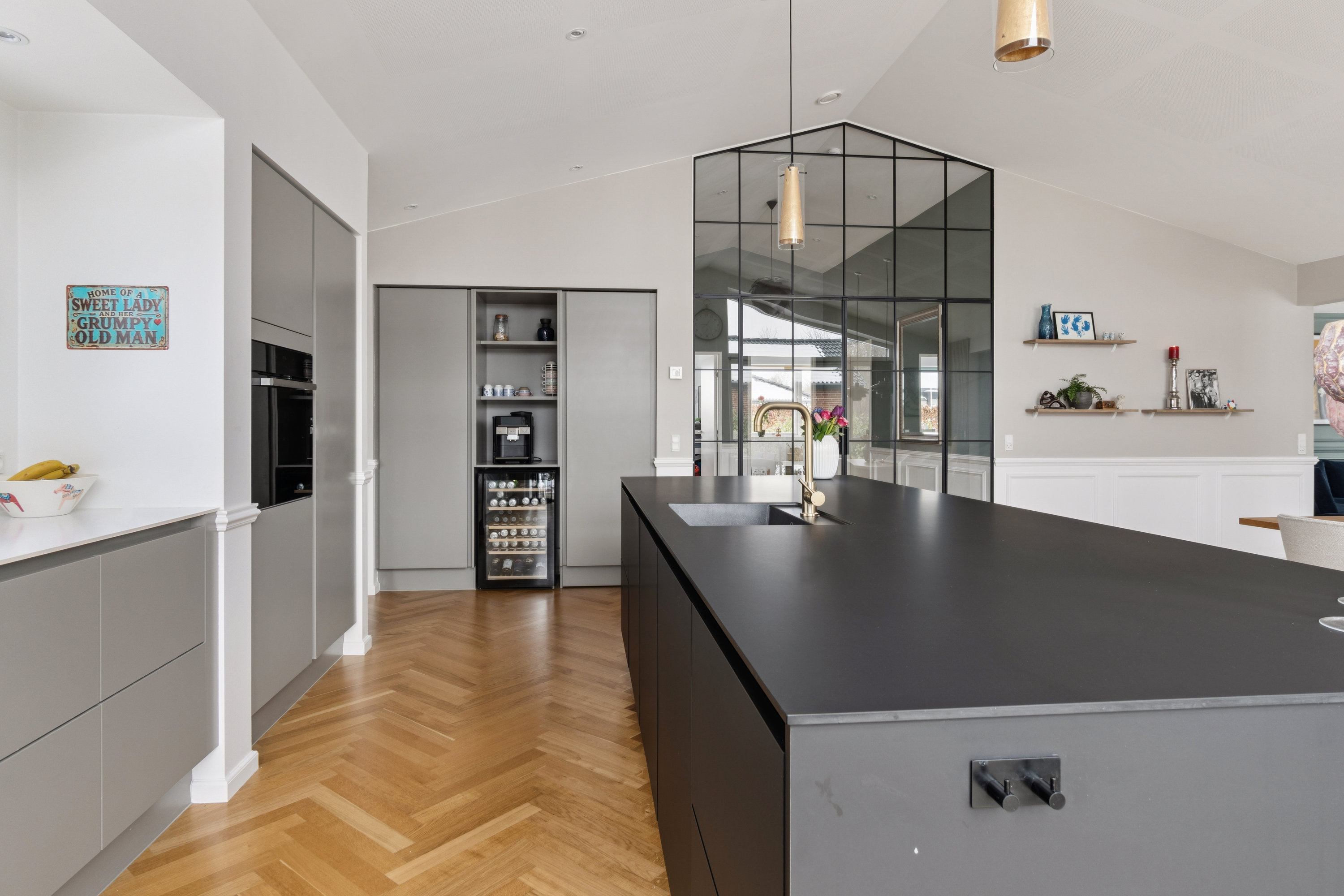 Fremhævet køkken billede i fuldskærmstilstand. Billede af Solbjerggårdsvej 19, 4281 Gørlev