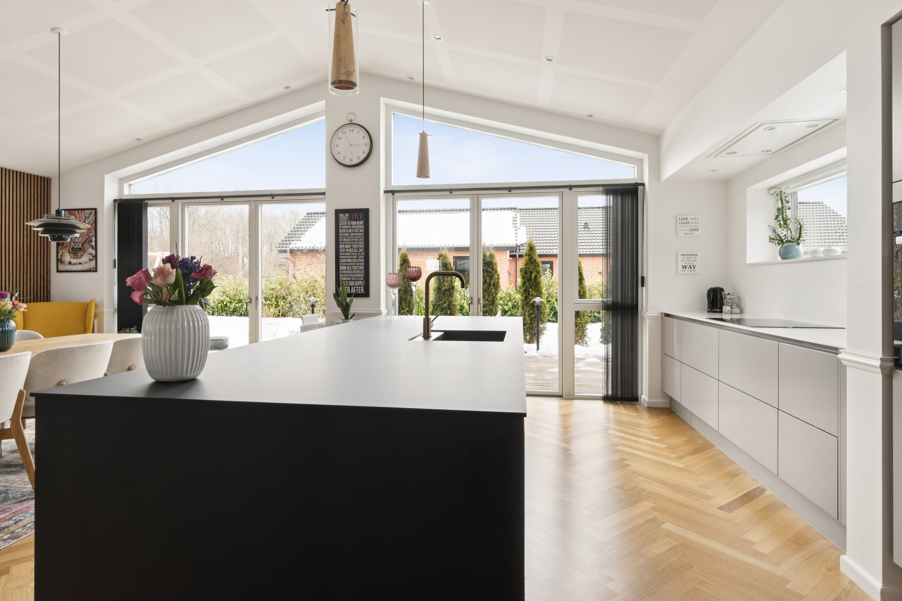 Fremhævet køkken billede i fuldskærmstilstand. Billede af Solbjerggårdsvej 19, 4281 Gørlev