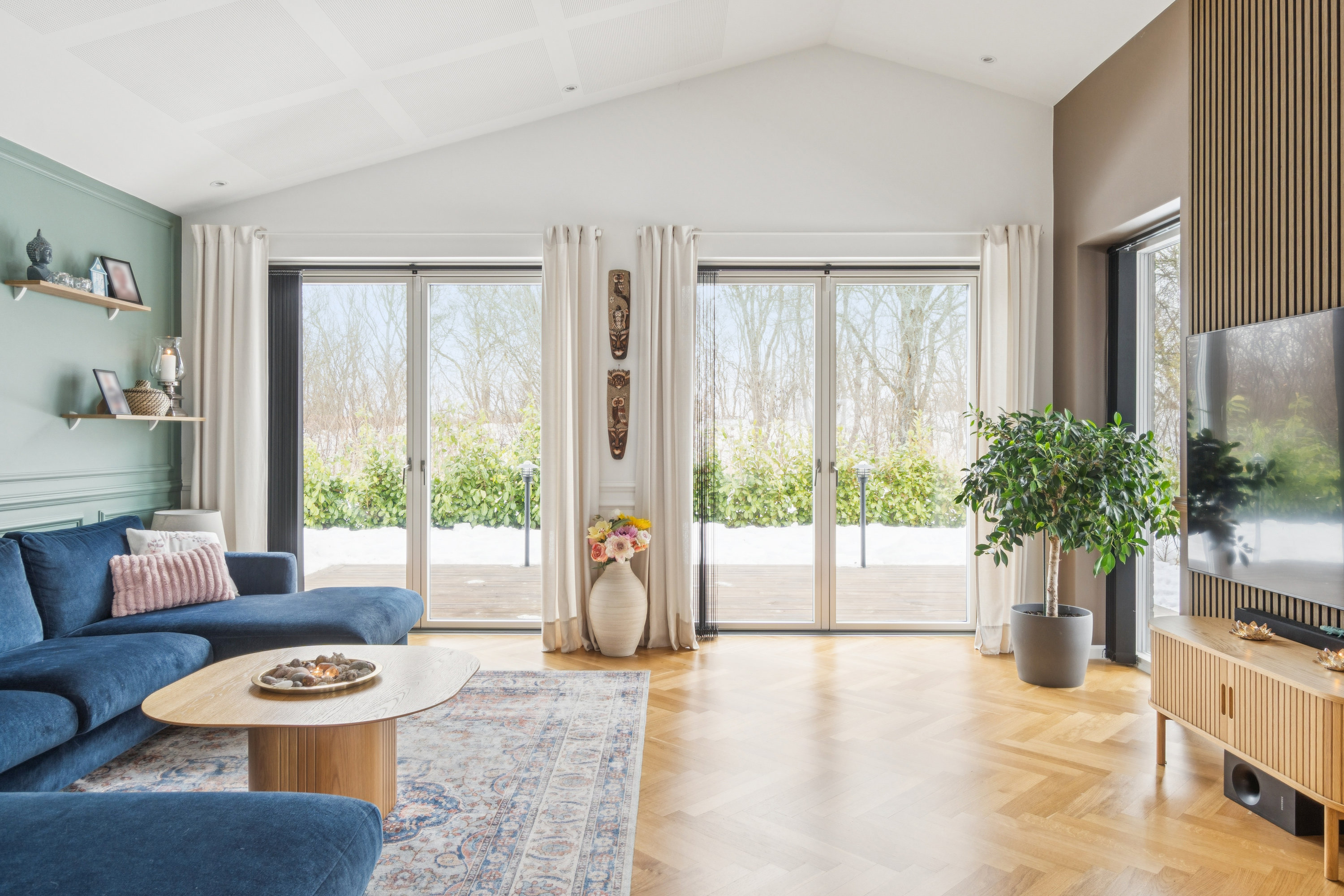 Fremhævet stue billede i fuldskærmstilstand. Billede af Solbjerggårdsvej 19, 4281 Gørlev