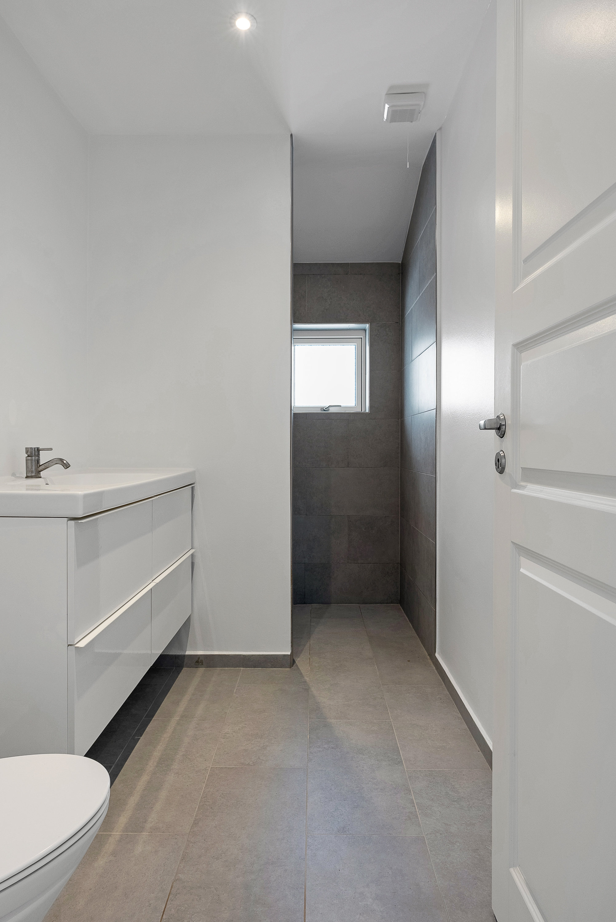 Fremhævet badeværelse billede i fuldskærmstilstand. Billede af Saugstedgårdsvej 16, 5600 Faaborg